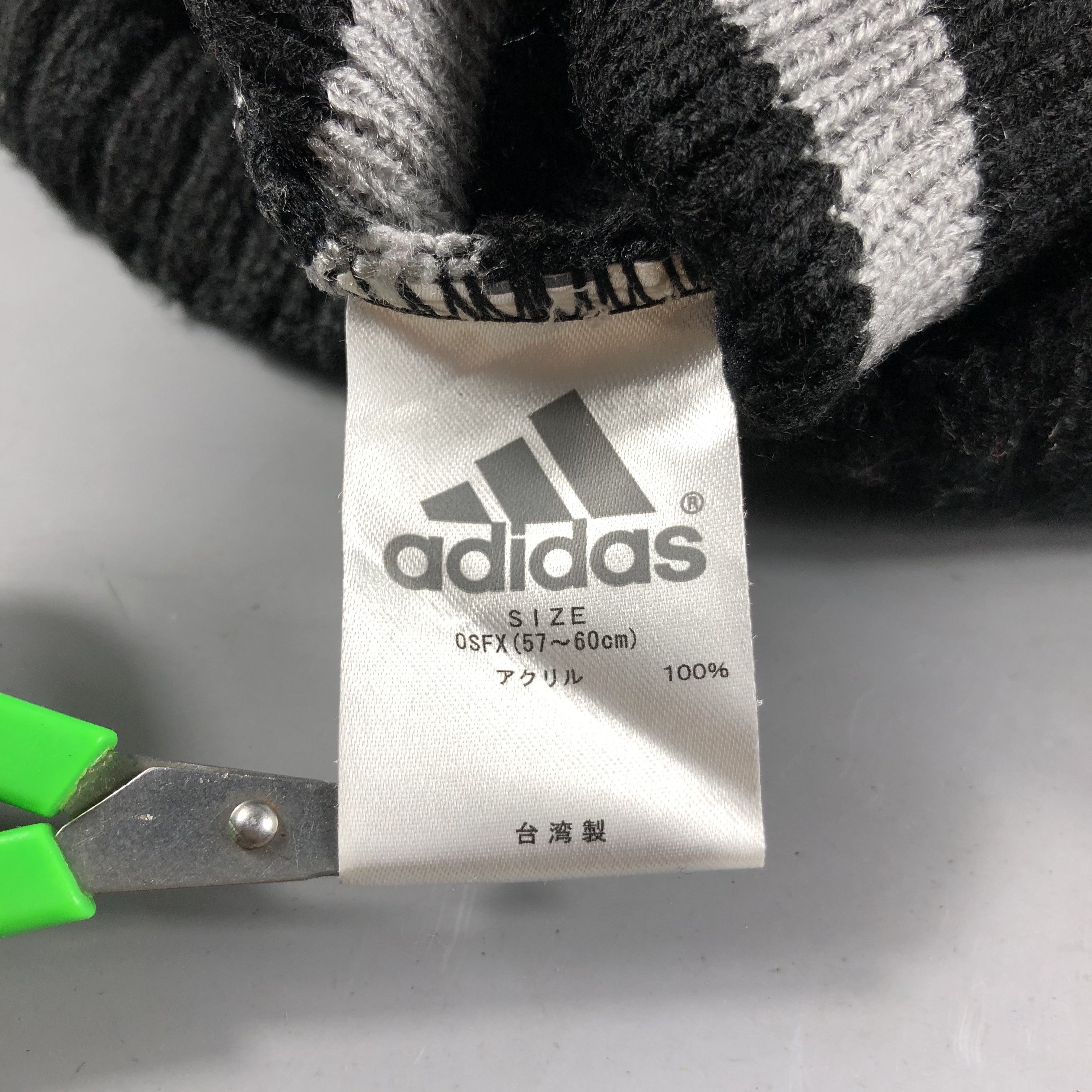Vintage Adidas Tri-Striped Beanie Snowcap Snow Hat B705 Size ONE SIZE - 4 Thumbnail