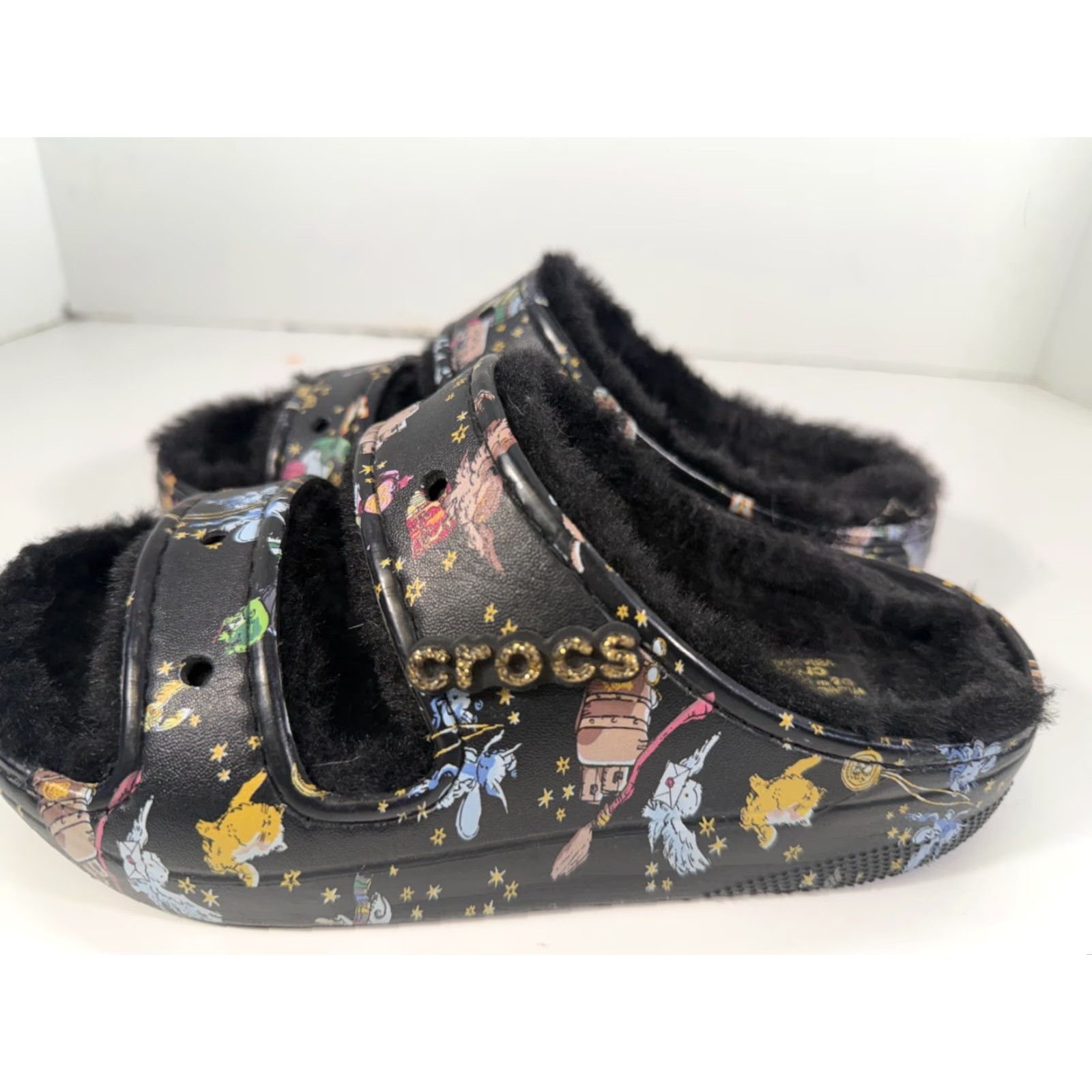 Crocs VINTAGE Crocs Vera Bradley Harry Potter Sandals Womens 6 Black Fur Lined Wizarding World Cozzzzy Classic Slides Mens? Womens Size US 6 / IT 36 - 6 Thumbnail