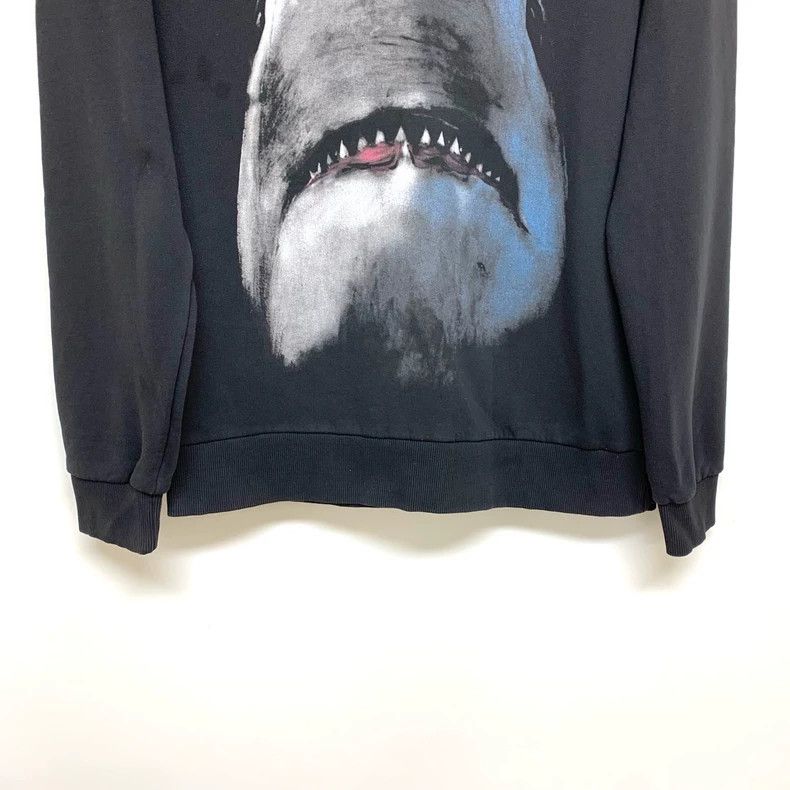 Givenchy Givenchy Shark crewneck sweater, size S, shoulder width 52 Size US S / EU 44-46 / 1 - 3 Thumbnail