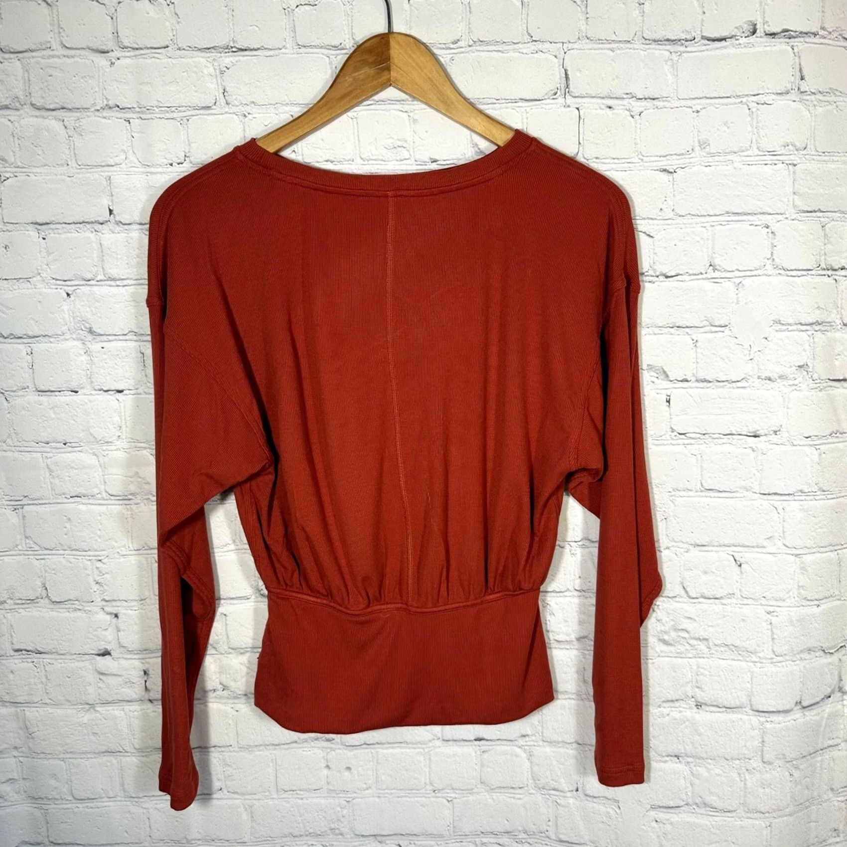 Lululemon Lululemon Gathered Waist Ribbed Long Sleeve Shirt Rust Red LW3GEXS Ladies Crew Neck Pullover Athletic Size S / US 4 / IT 40 - 3 Thumbnail
