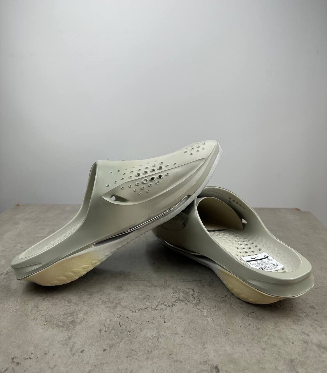Nike New NIKE MMW 5 Slide Slippers Light Bone Chrome RARE US 8 Size US 8 / EU 41 - 5 Thumbnail