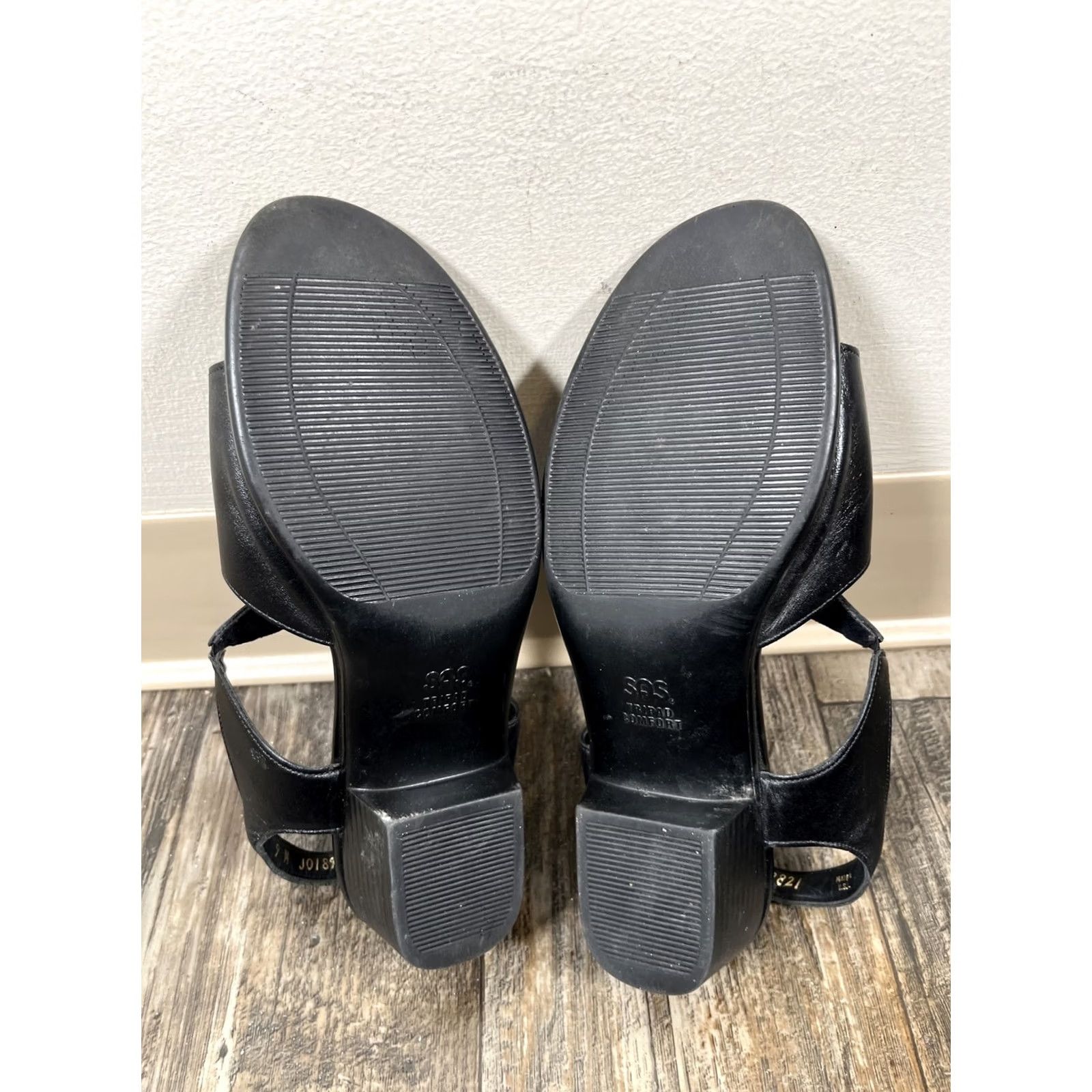 SAS SAS Caress Sandals Women M Black Cross Strap Slingback Made in USA W Size US 9 / IT 39 - 6 Thumbnail