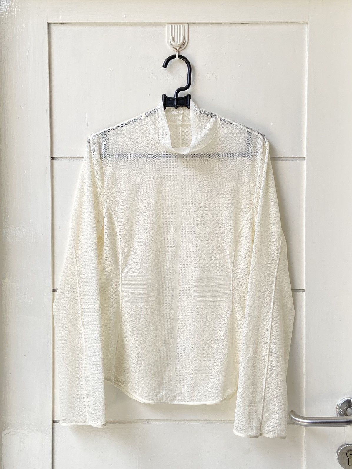 Uniqlo UNIQLO White Mesh T-shirt Size US XS / EU 42 / 0 - 1 Thumbnail