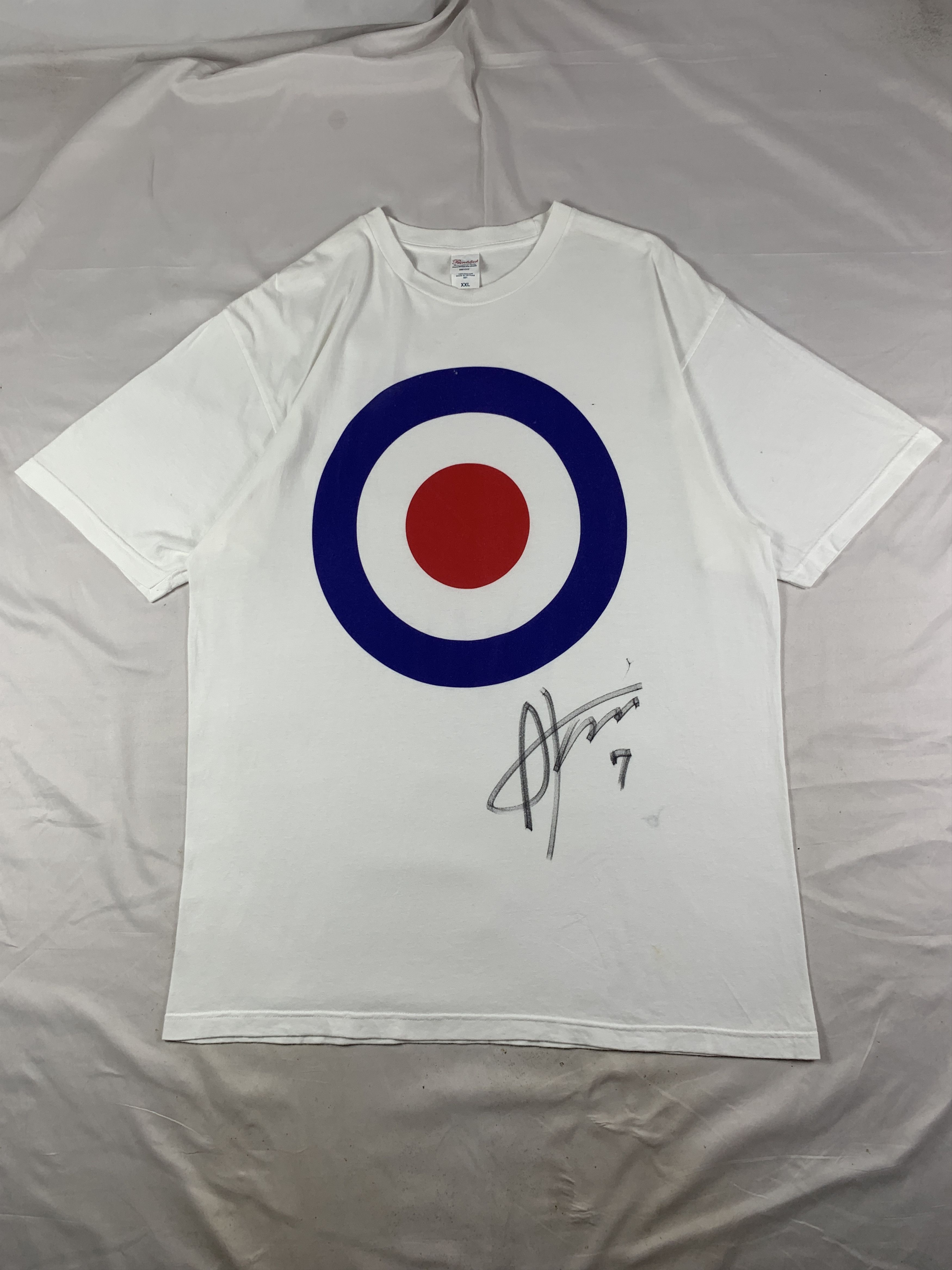 Japanese Brand Mod Target White Tee (XL) Size US XL / EU 56 / 4 - 1 Thumbnail