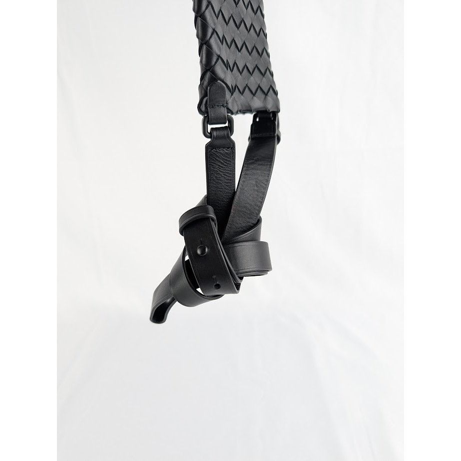 Bottega Veneta o1rshd1 Size: OS / Intrecciato Cabat in Black Size ONE SIZE - 4 Thumbnail