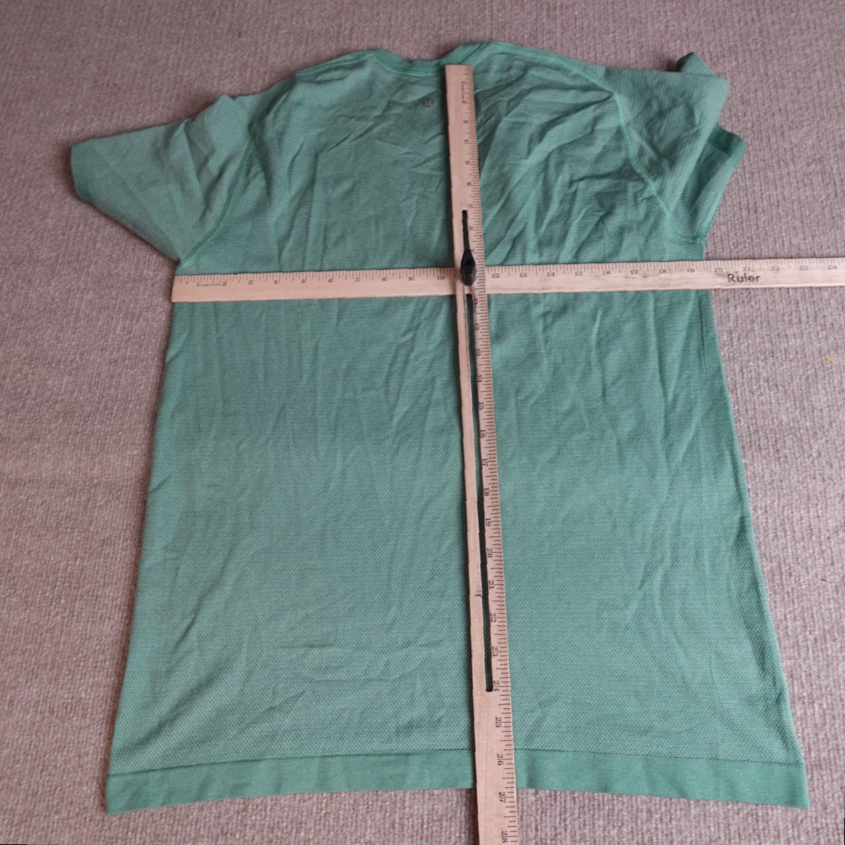 Lululemon Lululemon Mens T-Shirt Regular Medium Green Solid Metal Vent Tech Raglan Short Sleeve Crew Neck Athletic Fit Size US M / EU 48-50 / 2 - 4 Thumbnail