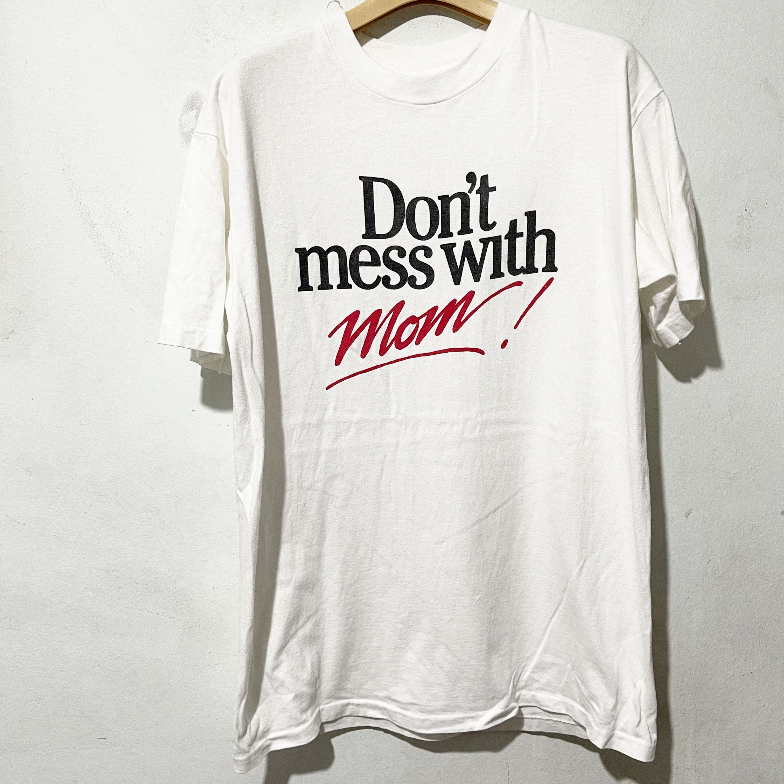 Vintage Vintage 90s “Don’t Mess With Mom!” T-Shirt Size US M / EU 48-50 / 2 - 1 Thumbnail