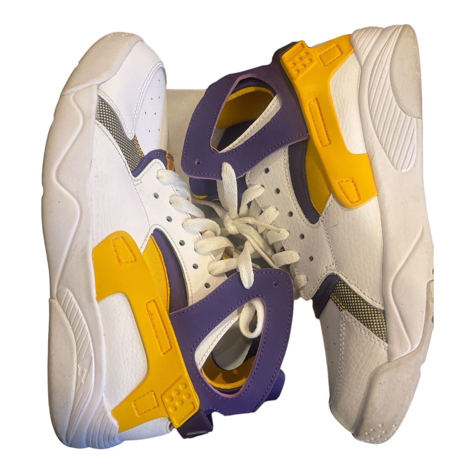 Nike Nike Air Flight Huarache￼ Lakers GS Sz 6.5Y - NO OG BOX Size US 6.5 / EU 39-40 - 4 Thumbnail