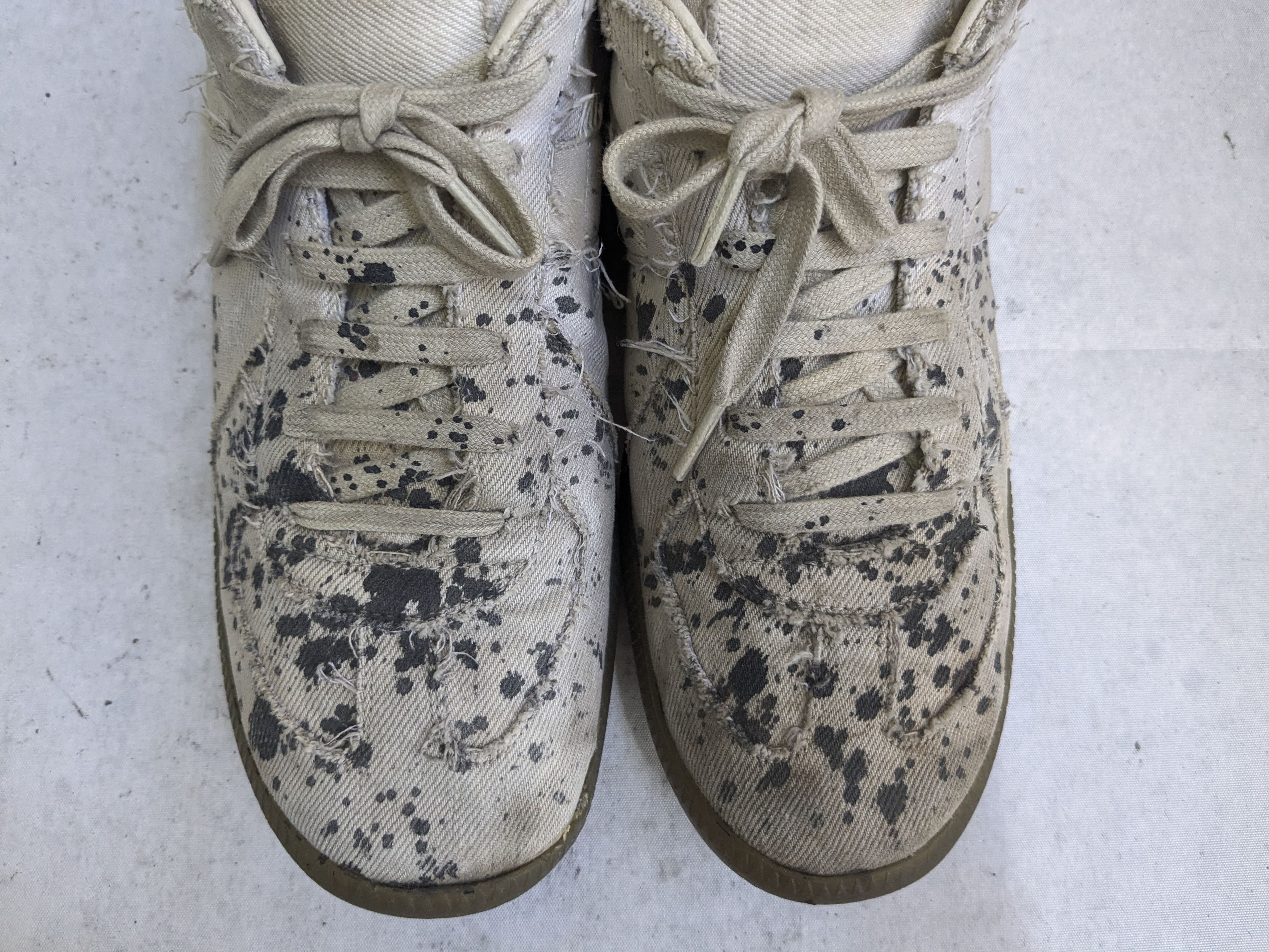 Maison Margiela Maison Margiela Gat Black Paint Splatter White Canvas 43 10 Size US 10 / EU 43 - 2 Thumbnail