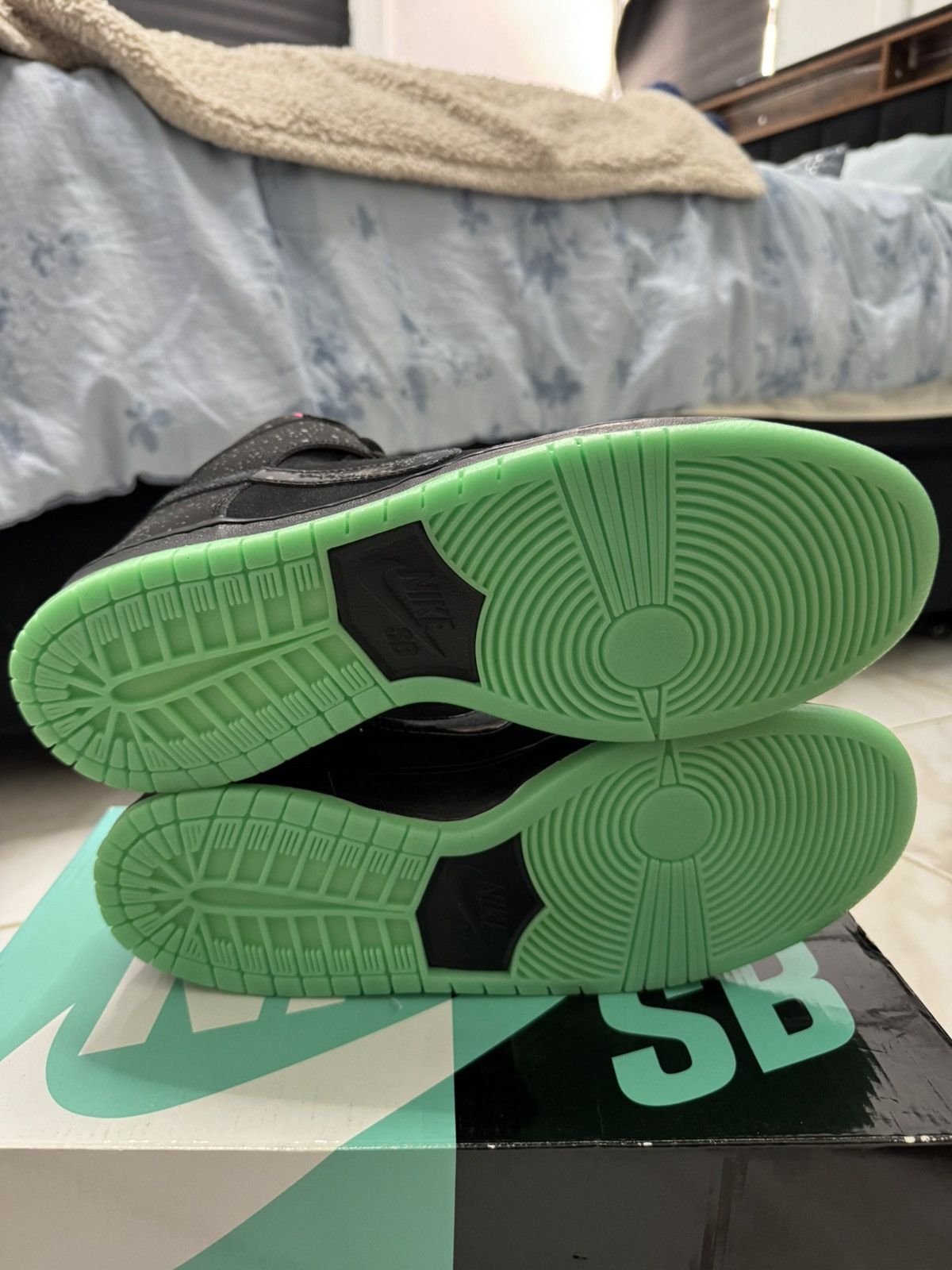 Nike SB Nike SB Dunk High Premier Northern Lights Size 12 DS Size US 12 / EU 45 - 6 Thumbnail