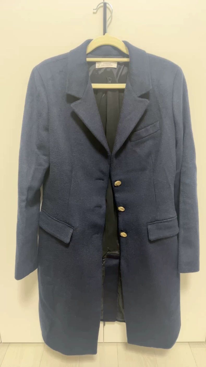 Versace Versace Classic women's coats Size L / US 10 / IT 46 - 1 Thumbnail