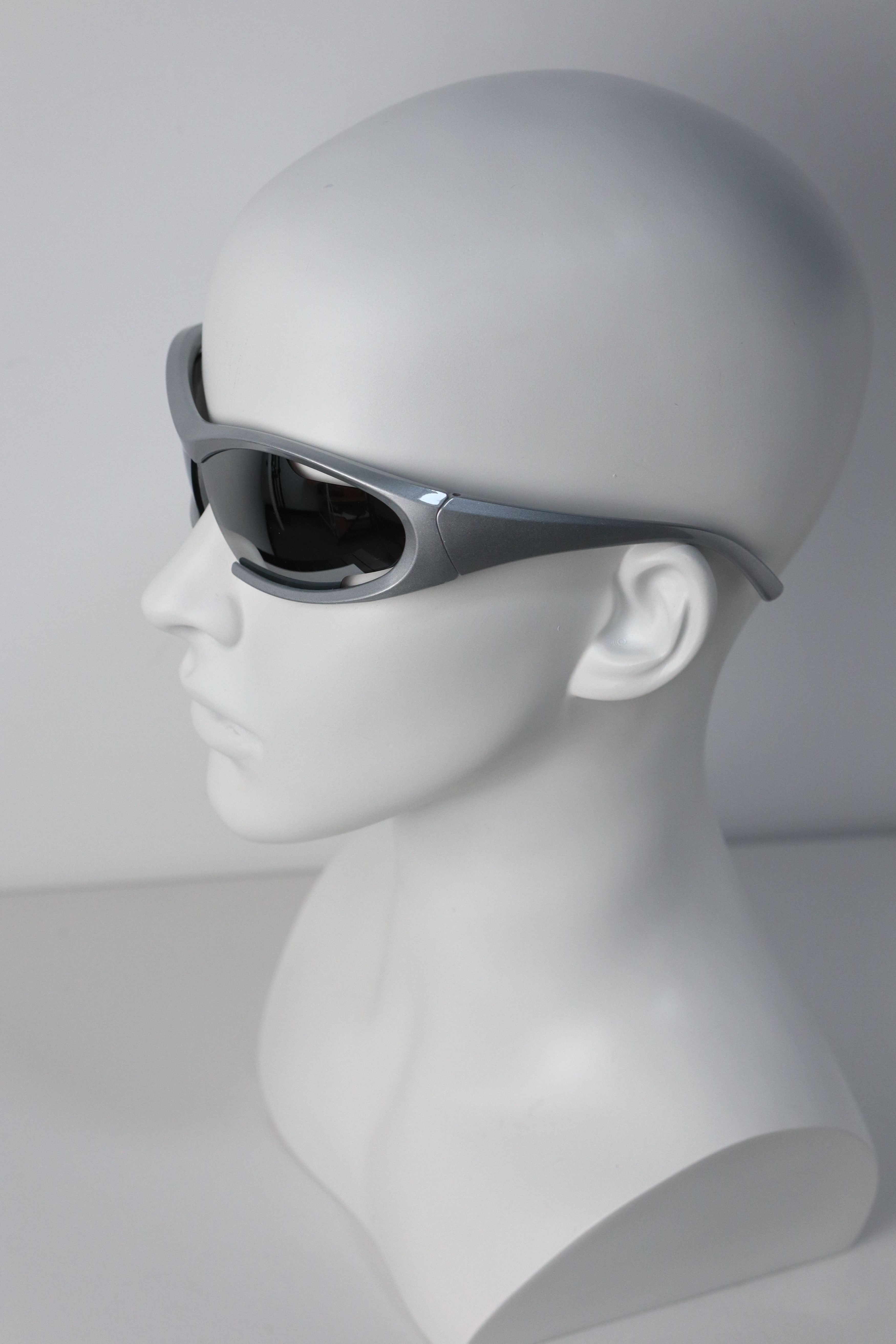 Japanese Brand Y2k Avant Garde Futuristic Silver Black Sunglasses Unisex OS Size ONE SIZE - 2 Thumbnail