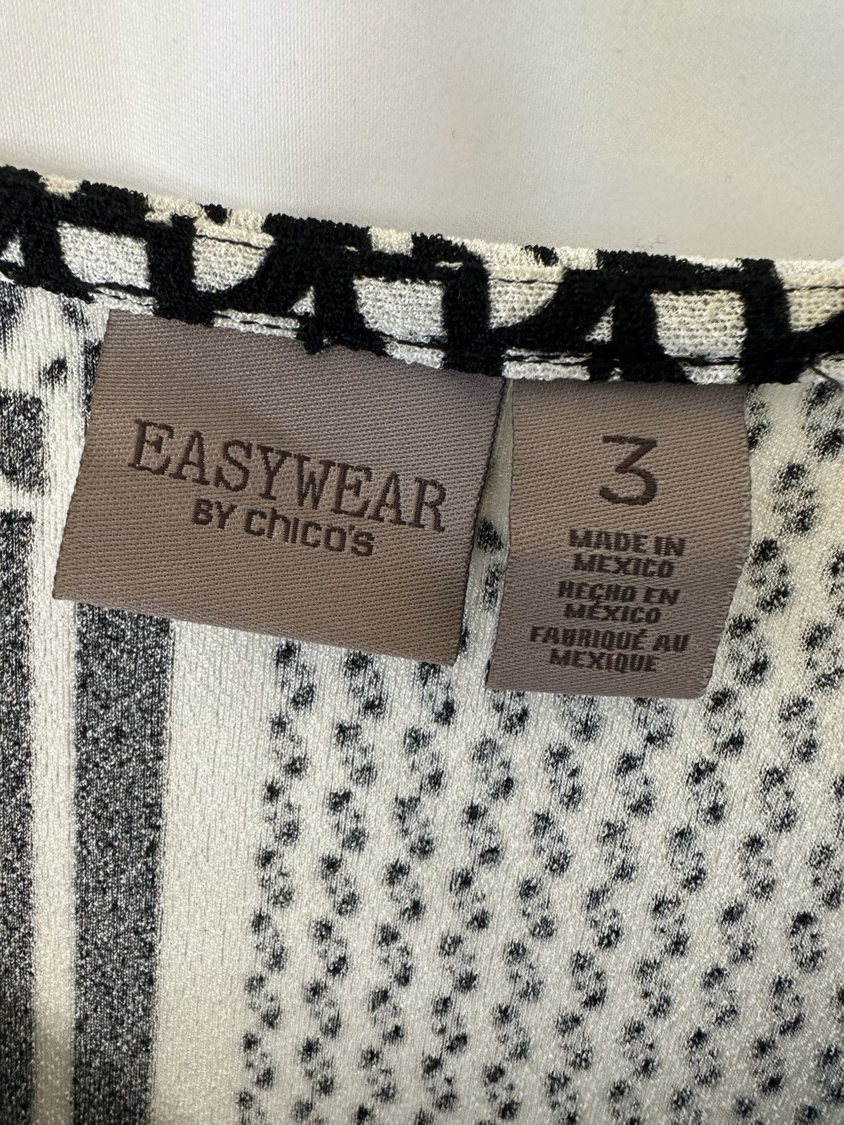 Chicos Easywear Blocked Design Tee By Chico's. Size: 3 (16/18 XL) Size 3XL / US 20-22 - 4 Thumbnail