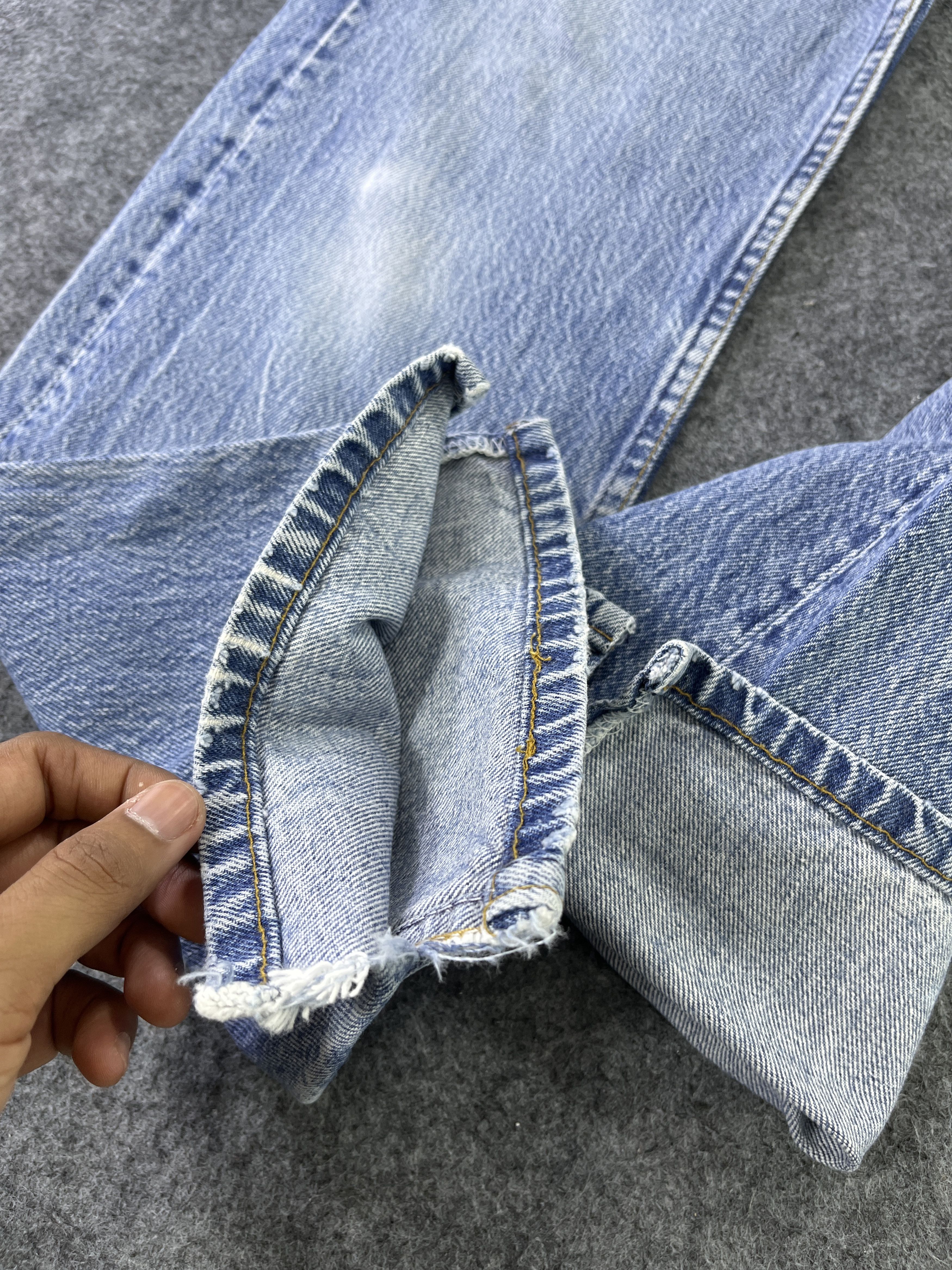 Levi's 90's Vintage Levis 501 Stone Wash Jeans - J918 Size US 33 - 14 Thumbnail