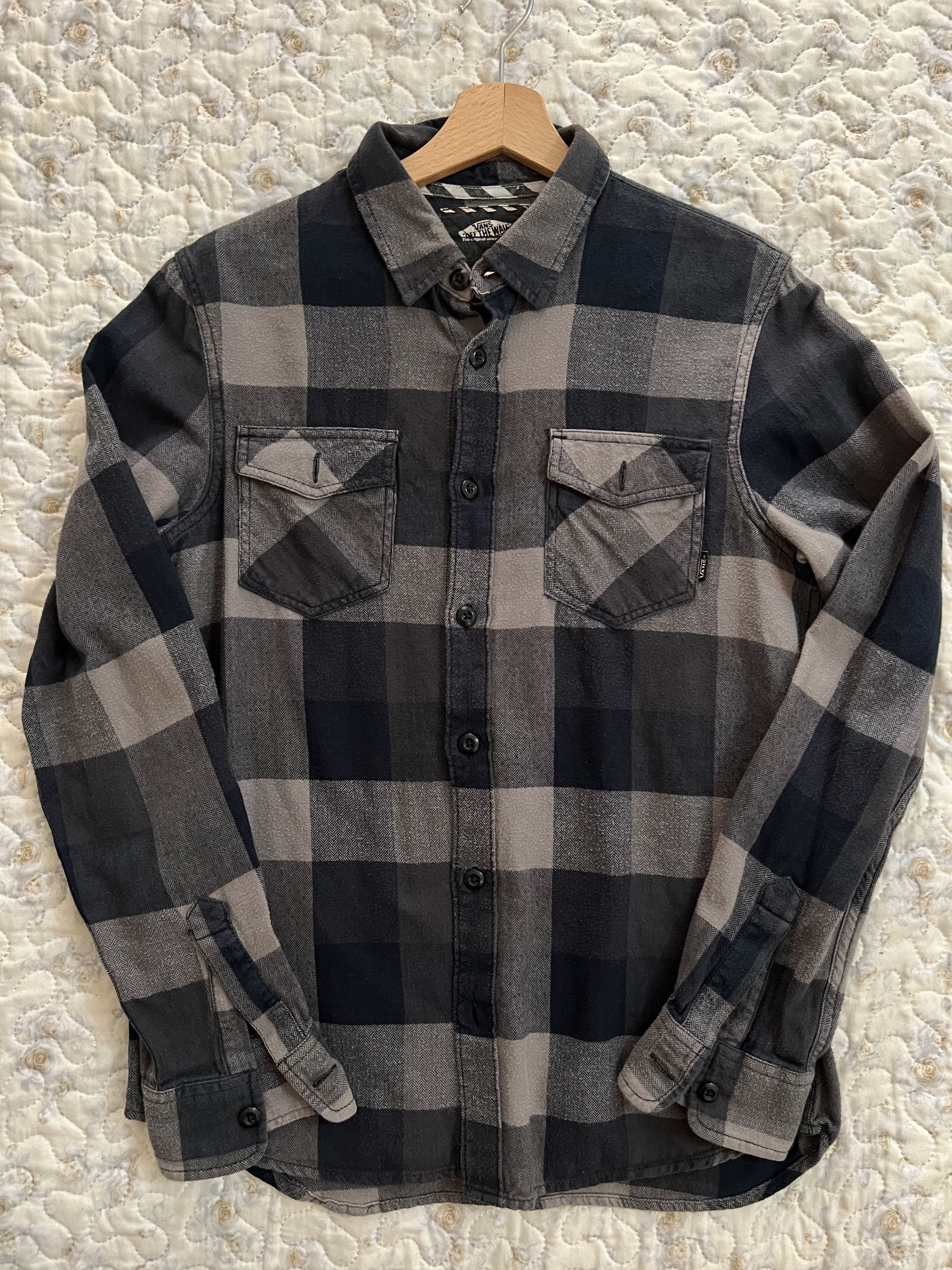 Grey Checkered Vans With Flannel Vans Flannel Shirt S Size Black