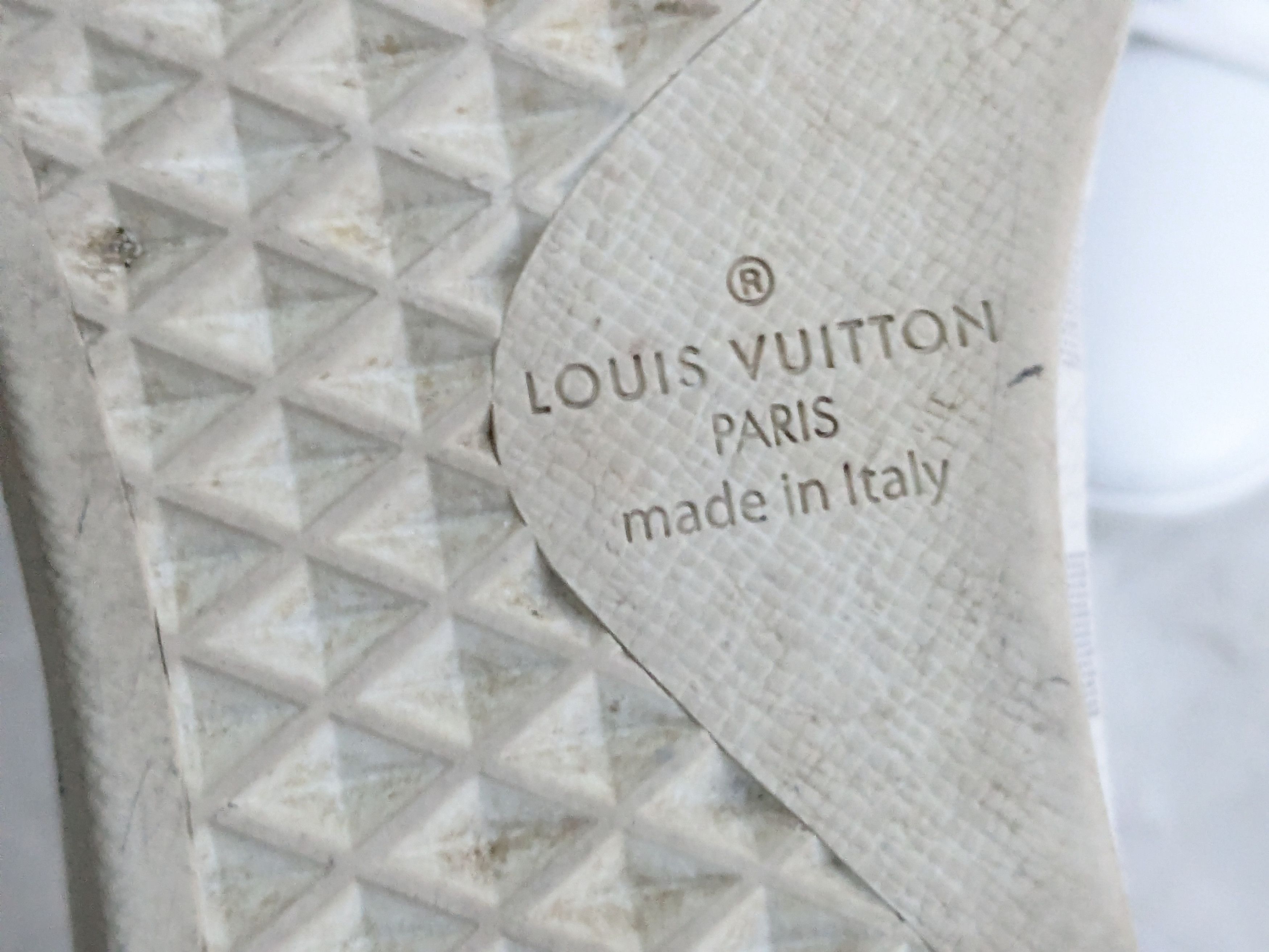 Louis Vuitton Louis Vuitton Sneakers White 10 Monogram Logo High Tops Size US 10 / EU 43 - 14 Thumbnail