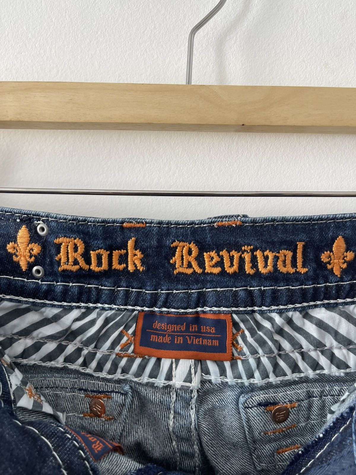 Rock Revival Rare ROCK REVIVAL Skinny Embellished Flap Pockets Size US 29 - 13 Thumbnail