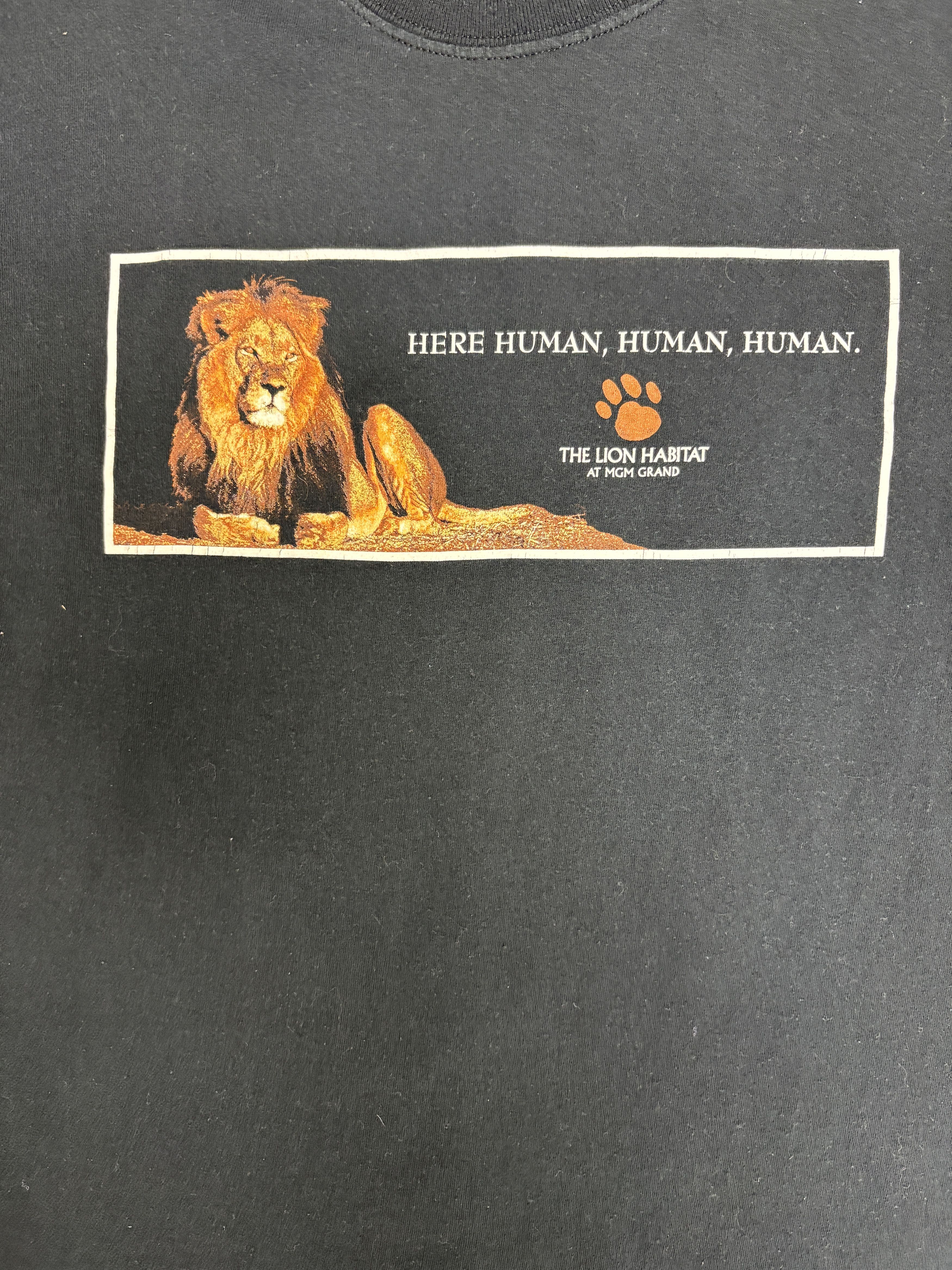 Vintage The Lion Habitat At MGM Grand Vintage Black T-Shirt Tee Size US XL / EU 56 / 4 - 2 Thumbnail