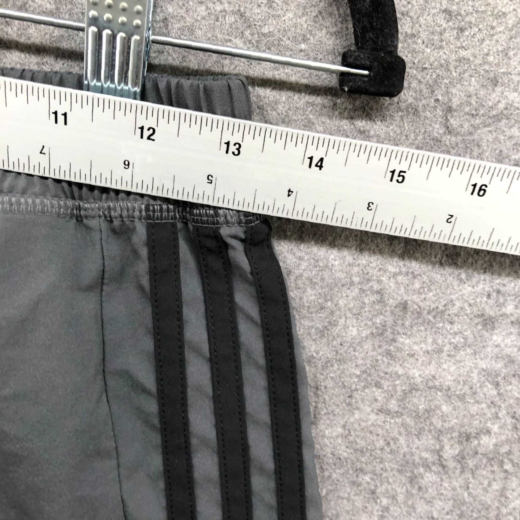 Adidas VINTAGE Adidas Active Running Shorts Womens XS Gray 3 Stripe Climalite Lightweight Size 26" / US 2 / IT 38 - 4 Thumbnail