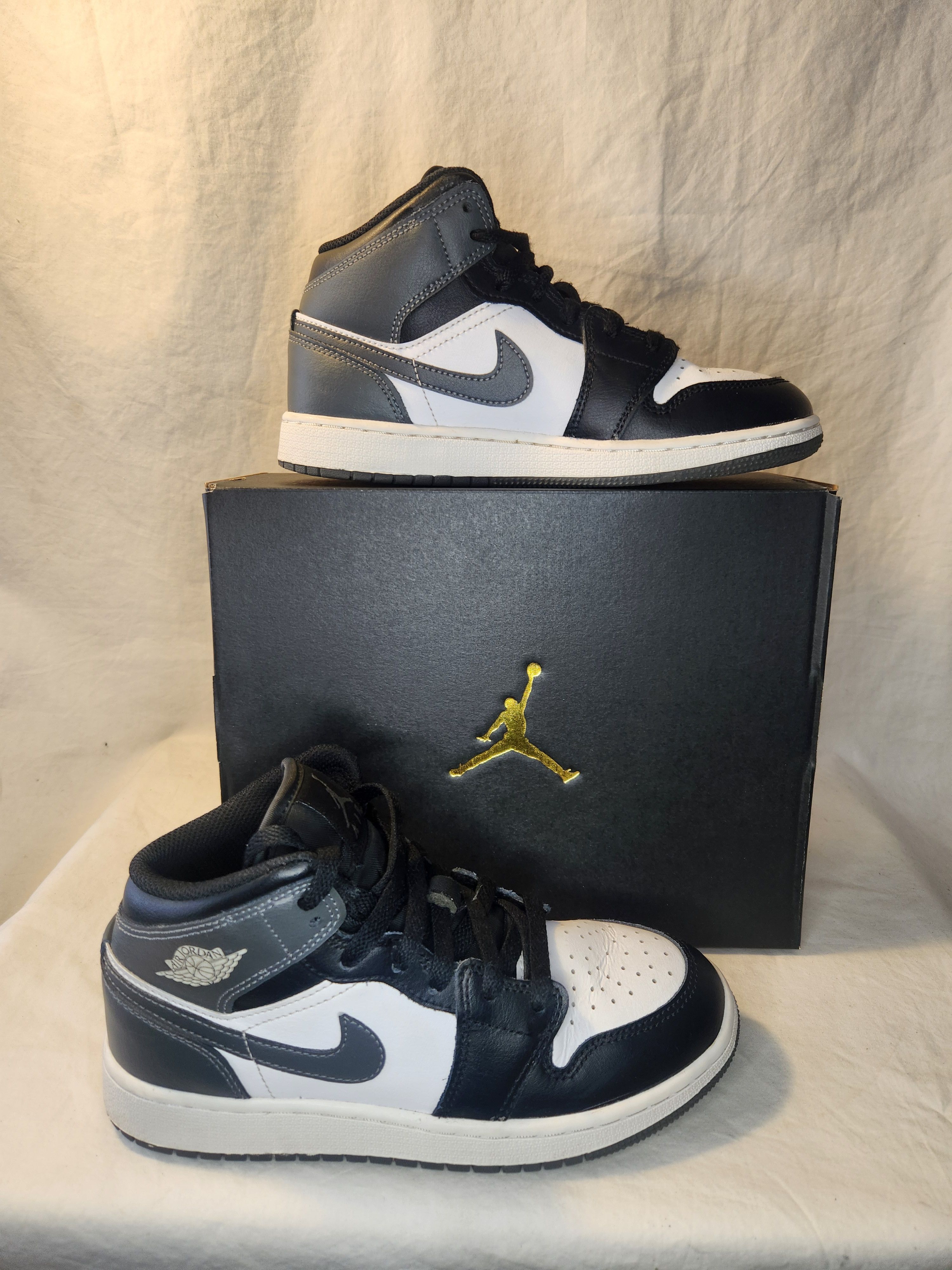 Other air jordan 1 mid gs Size US 5 / EU 37 - 2 Thumbnail