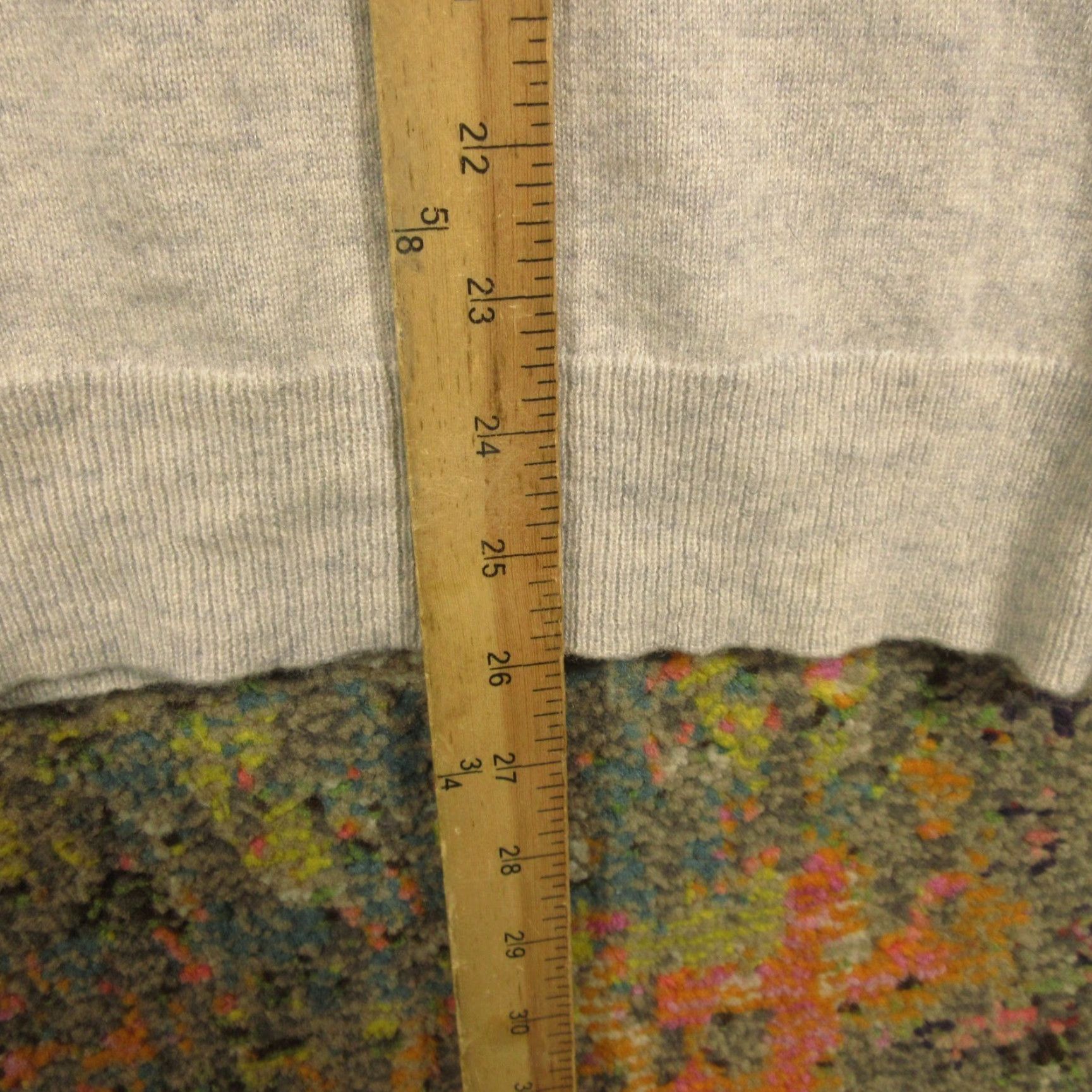 Vintage ALEX Marie Cashmere Sweater Women L Gray Long Sleeve V Neck Soft Knit Two Holes Size L / US 10 / IT 46 - 5 Thumbnail