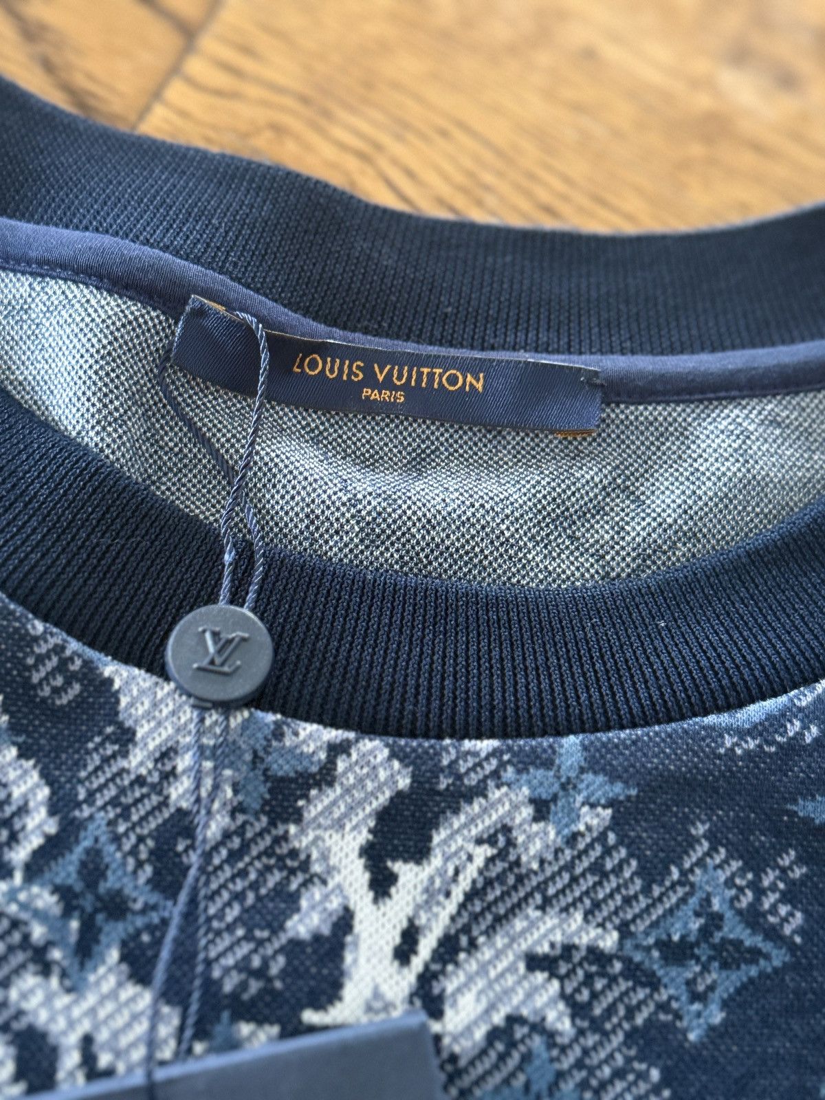 Louis Vuitton Louis Vuitton Monogram Tapestry T-Shirt Size US XL / EU 56 / 4 - 3 Thumbnail