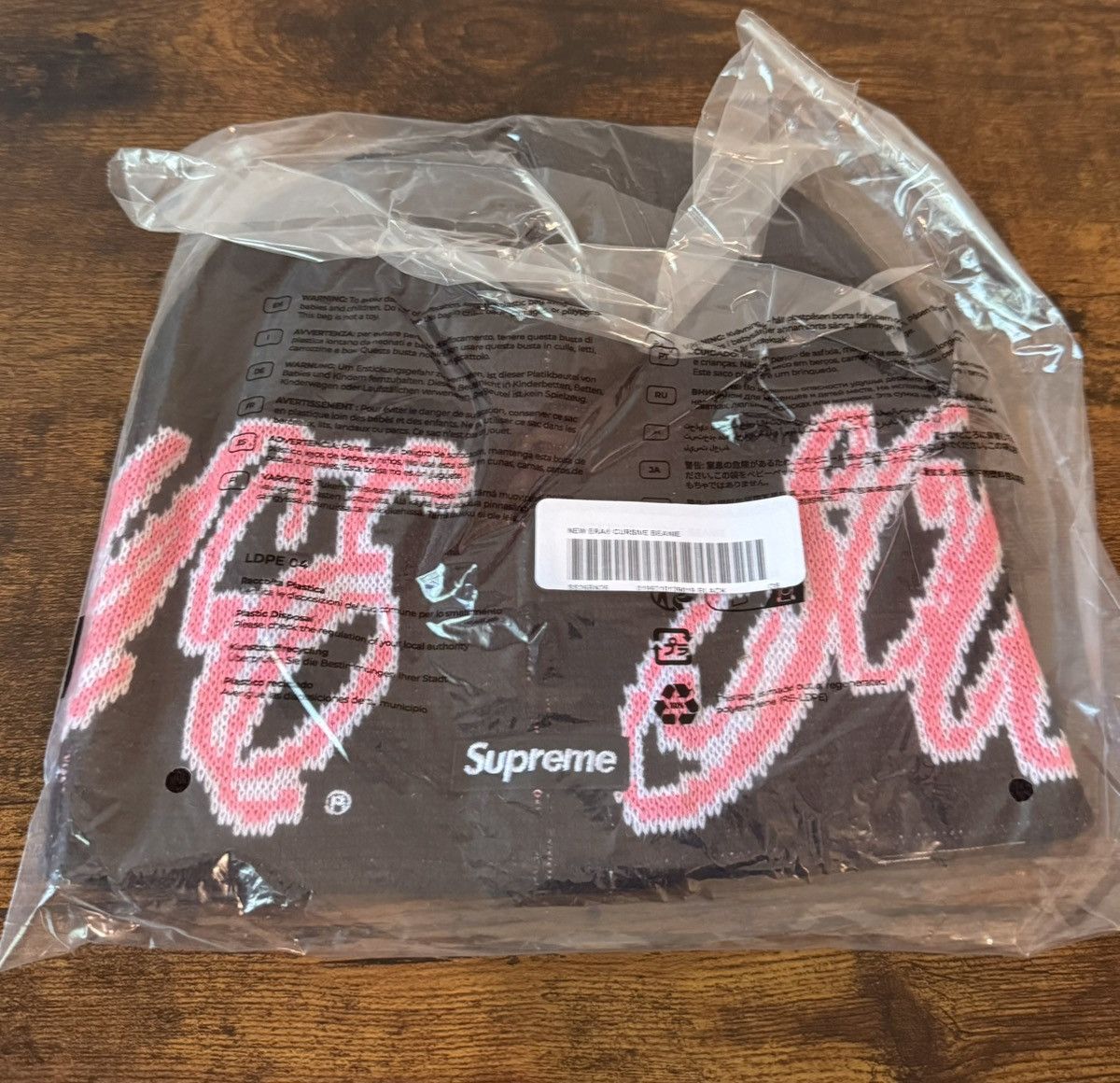 New Era × Supreme Supreme New Era Cursive Beanie Black (SS26) Size ONE SIZE - 2 Thumbnail