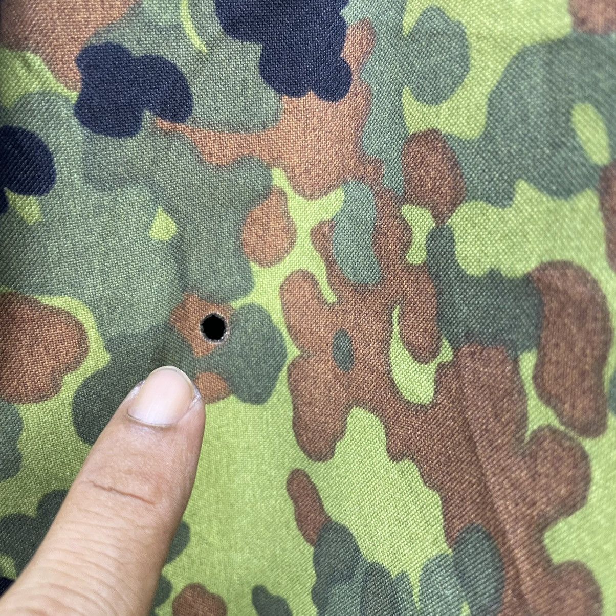 Other Vintage 1993 Germany Army Camouflage Hooded Jacket Size US L / EU 52-54 / 3 - 7 Thumbnail
