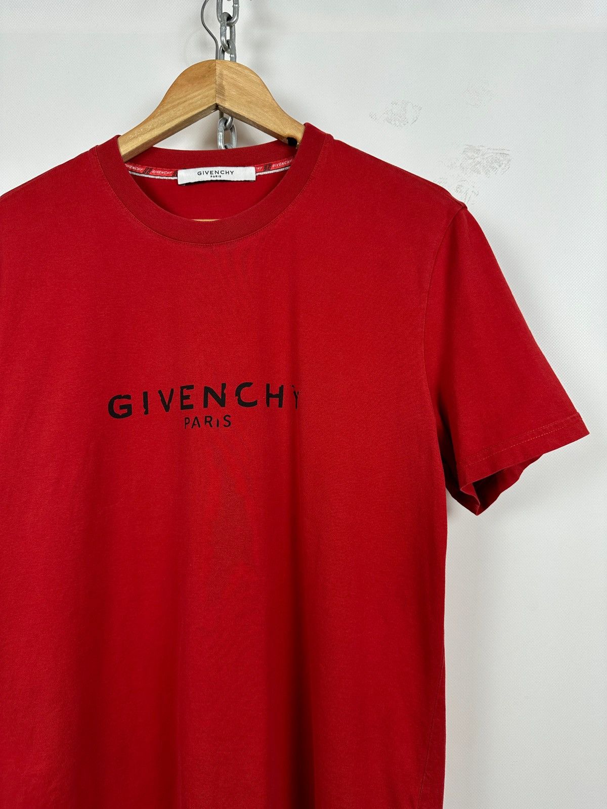 Givenchy Givenchy Distressed Logo Red T-Shirt Size US M / EU 48-50 / 2 - 6 Thumbnail