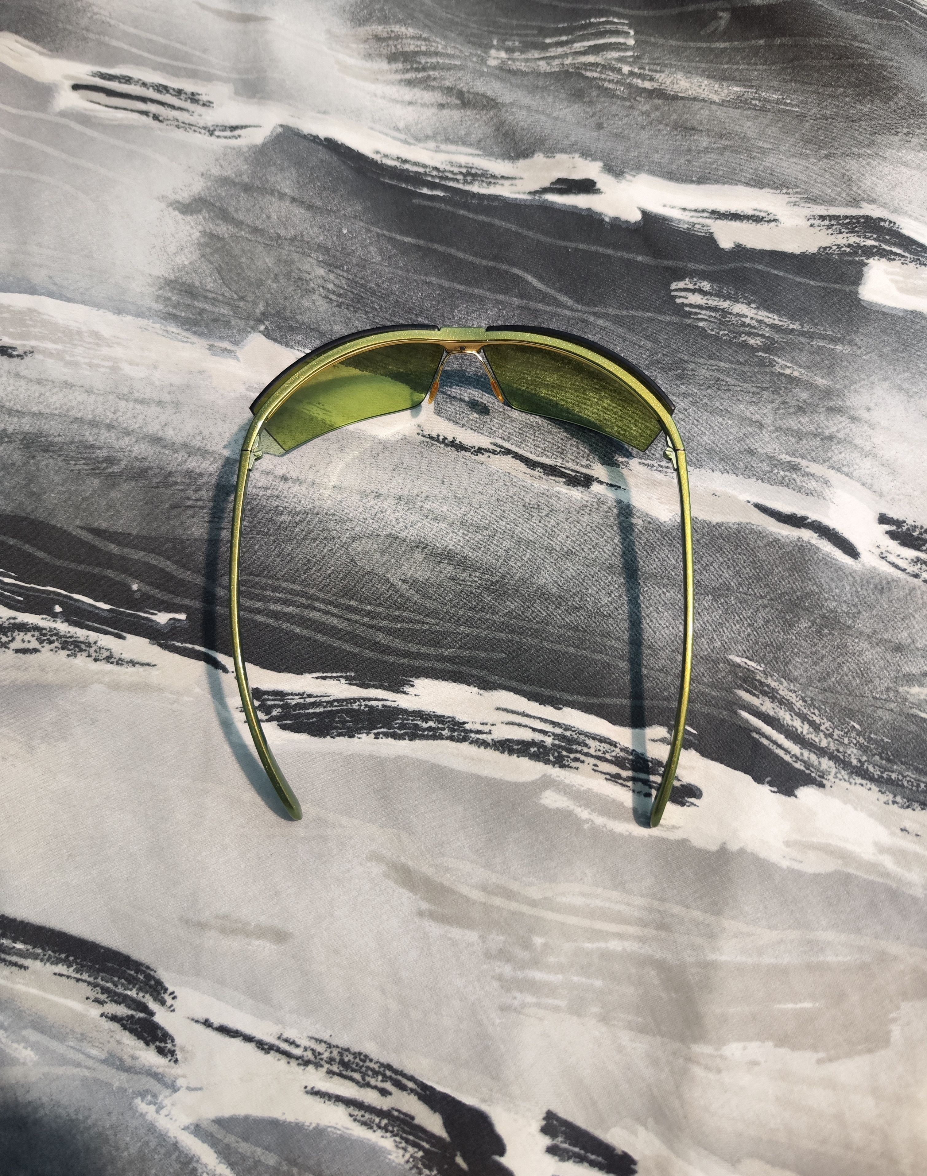Chanel Chanel - Y2K Rimless Green Sunglasses 6001 Size ONE SIZE - 8 Thumbnail
