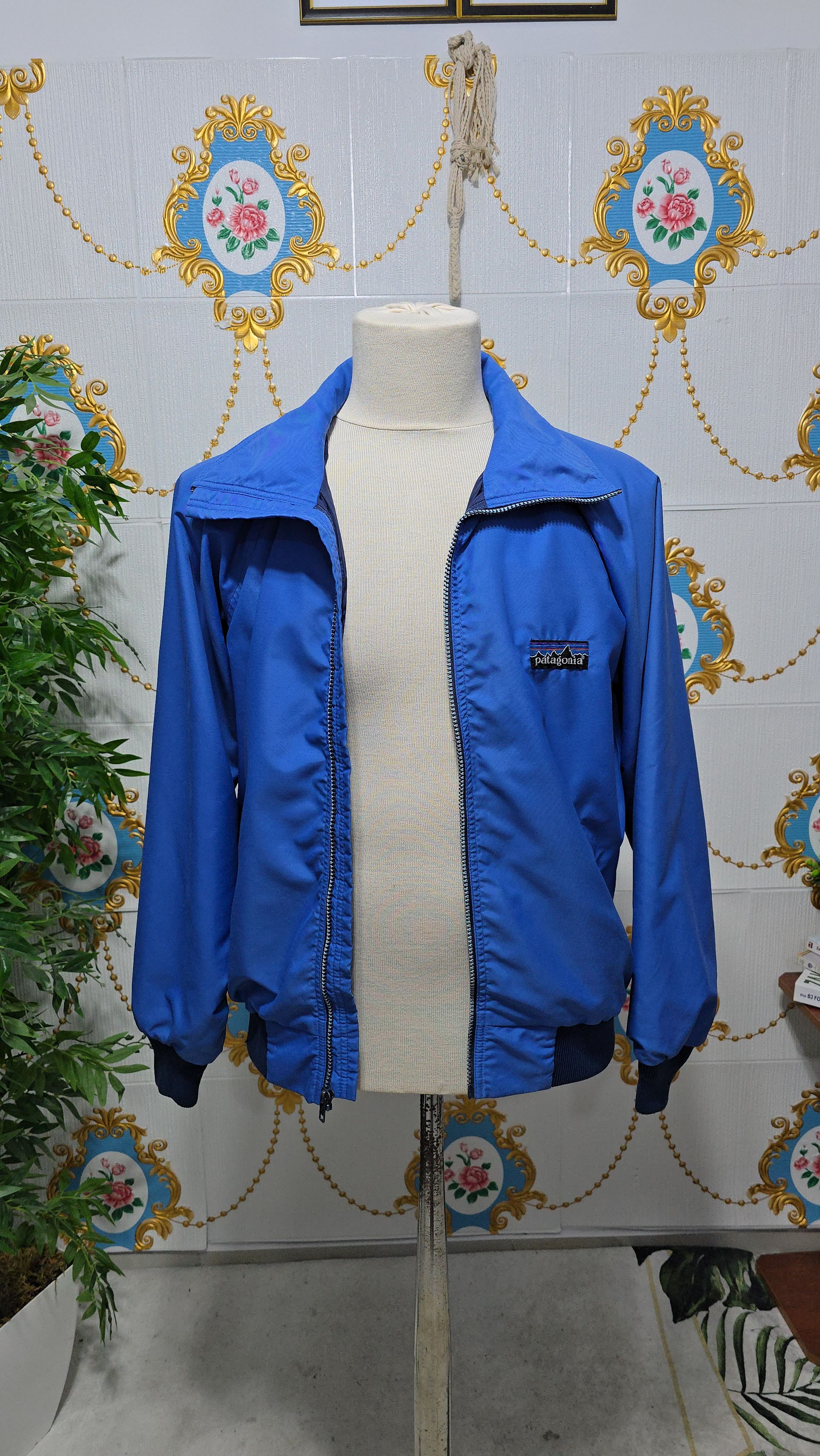 Patagonia 1980s Patagonia VINTAGE Jacket in cobalt blue ,MEN'S SMALL Size US S / EU 44-46 / 1 - 13 Thumbnail