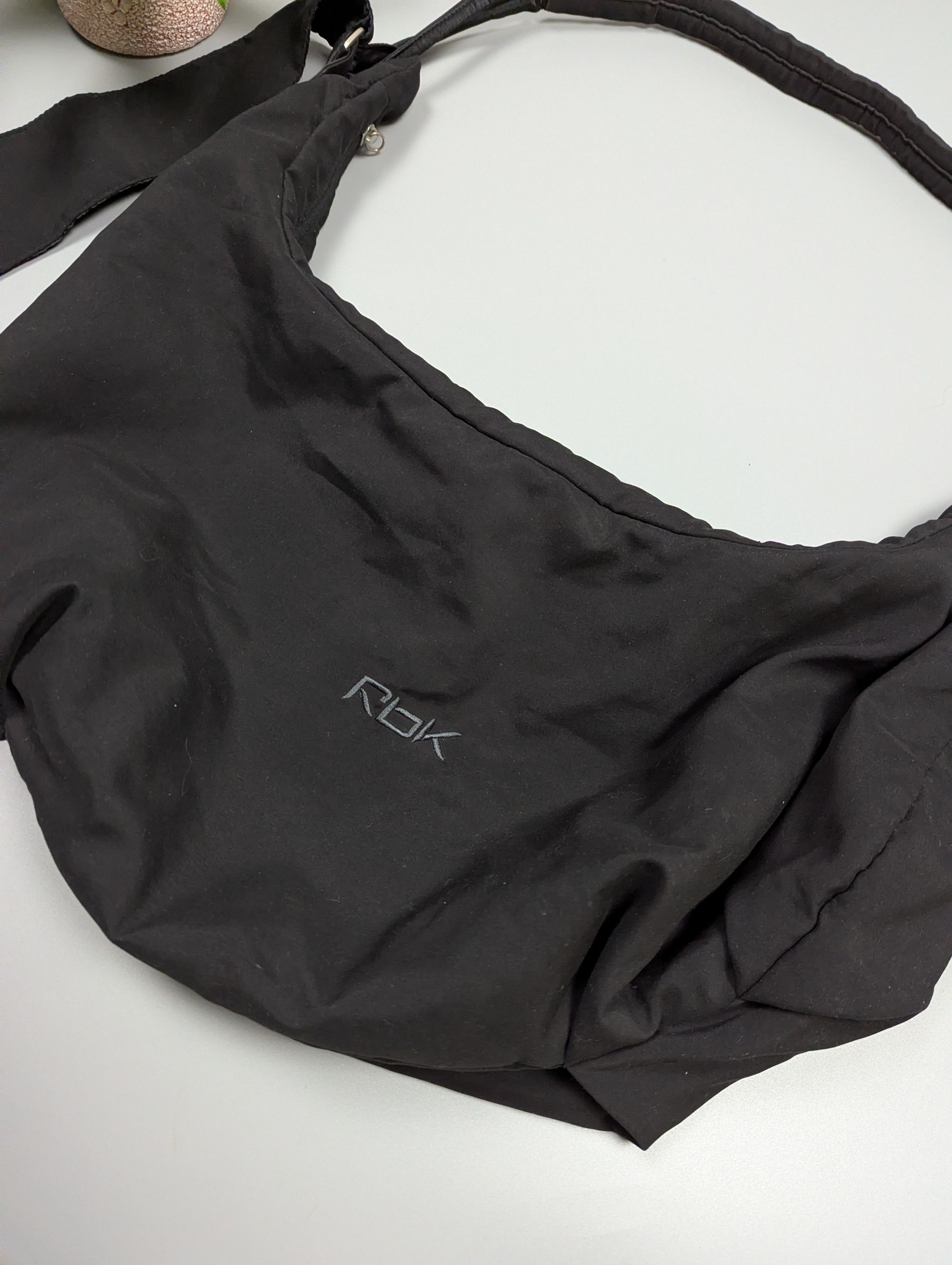Reebok Y2K Reebok RBK Sling Crossbody Bag Black Minimalist Size ONE SIZE - 6 Thumbnail