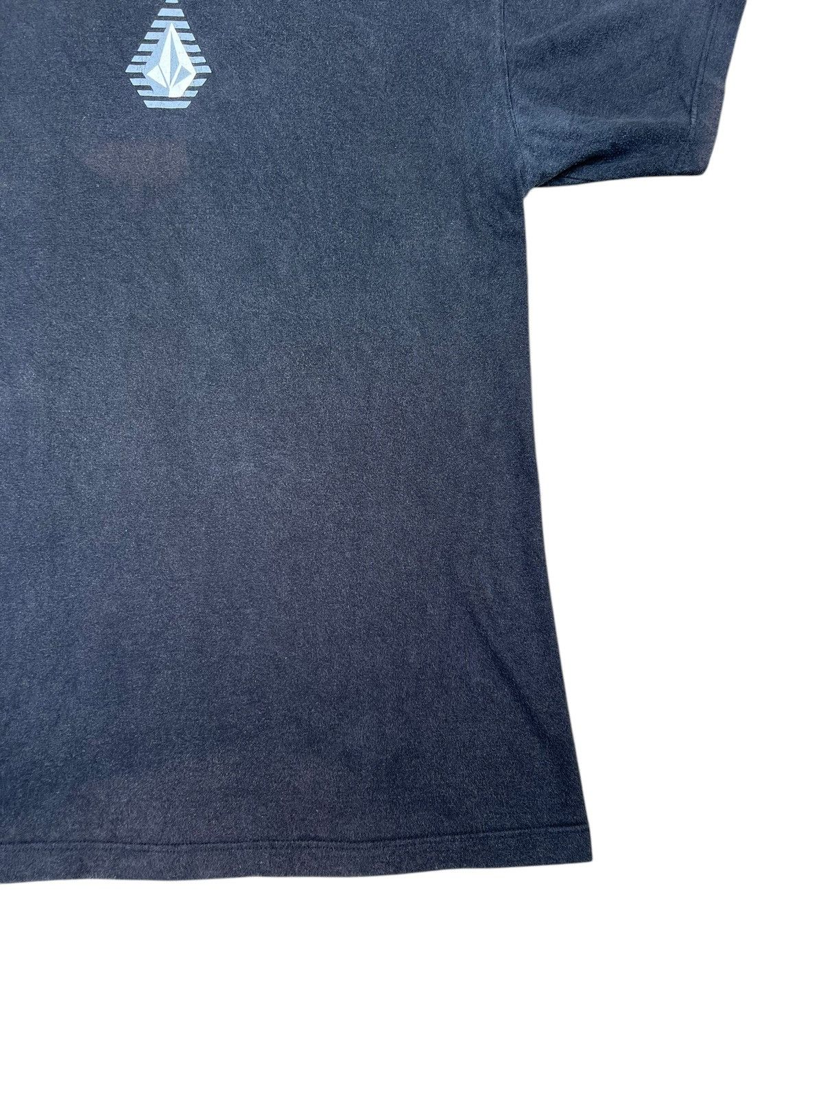 Vintage Vintage 90s Volcom Sun Faded Black Skateboard tees Size US L / EU 52-54 / 3 - 19 Thumbnail