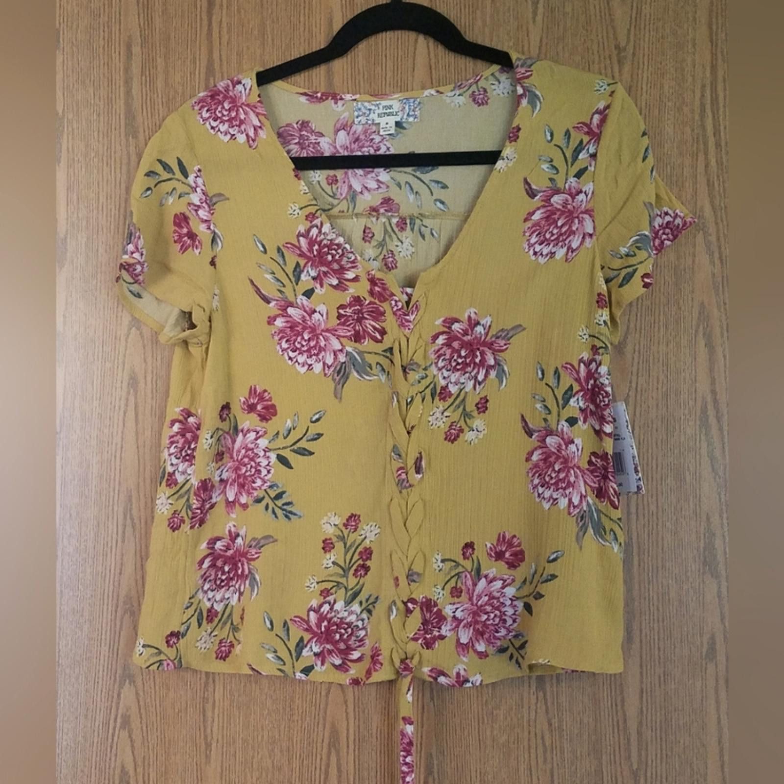Designer NWT Pink Republic Floral Yellow Top Size Small Size S / US 4 / IT 40 - 1 Thumbnail