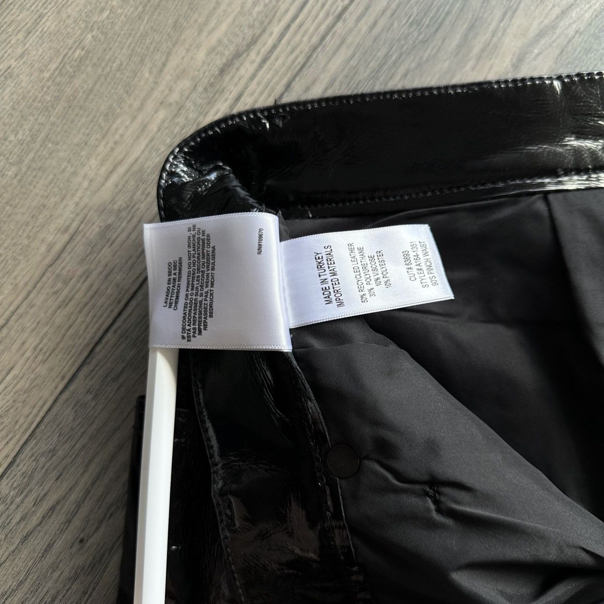 Agolde AGOLDE ‘90s Pinch Black Patent Recycled Leather Pants Size 28" / US 6 / IT 42 - 7 Thumbnail