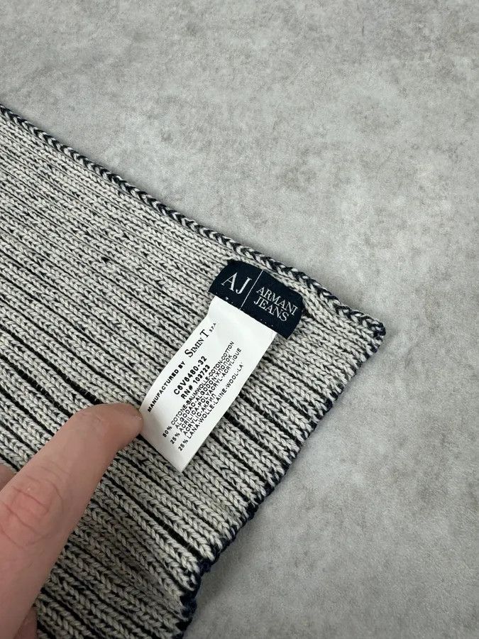 Armani 2000s Armani Scarf & Beanie White Painted Effect Set Size ONE SIZE - 10 Thumbnail