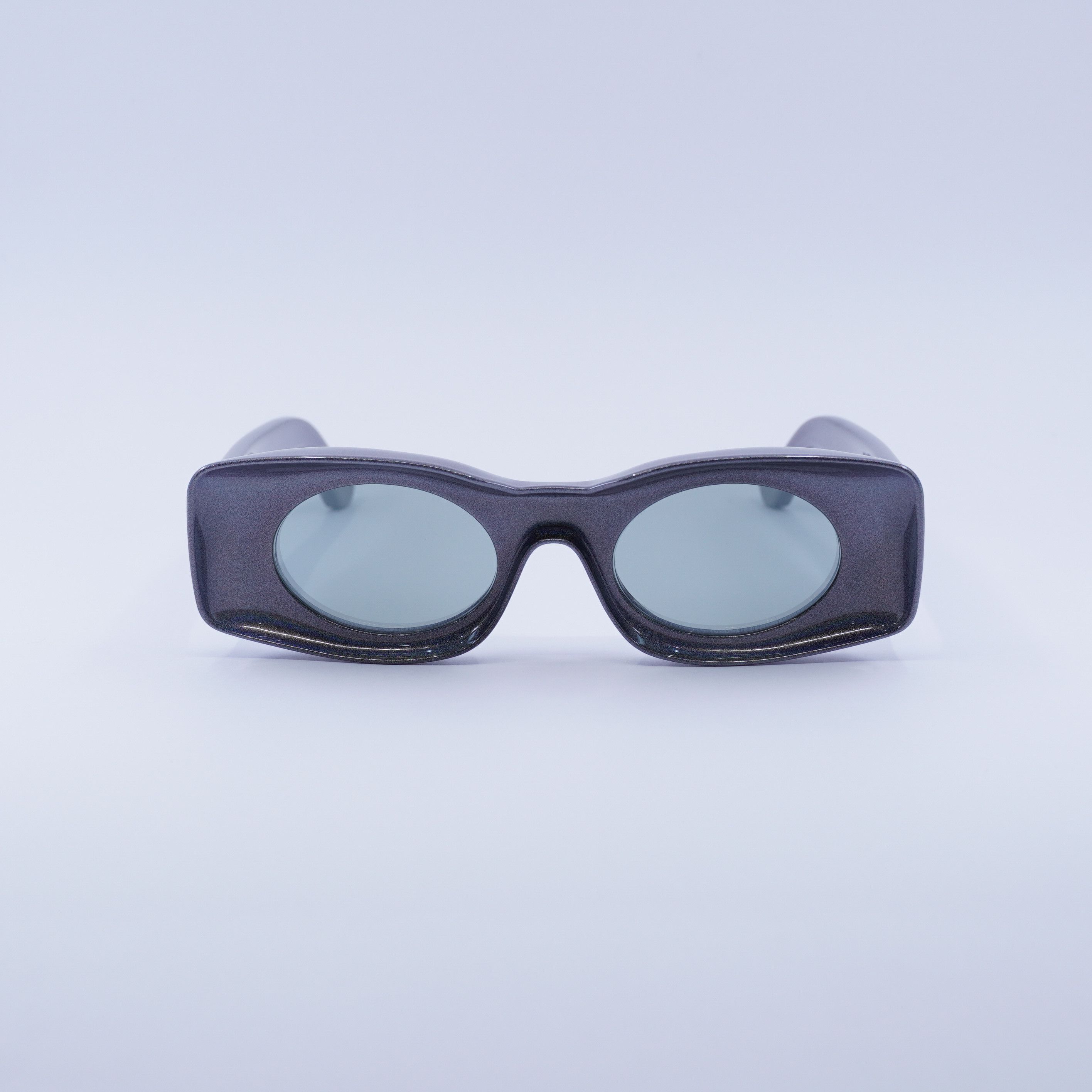 Loewe Loewe LW40033I 05X Sunglasses Pearlescent Rectangle Frame Size ONE SIZE - 4 Thumbnail