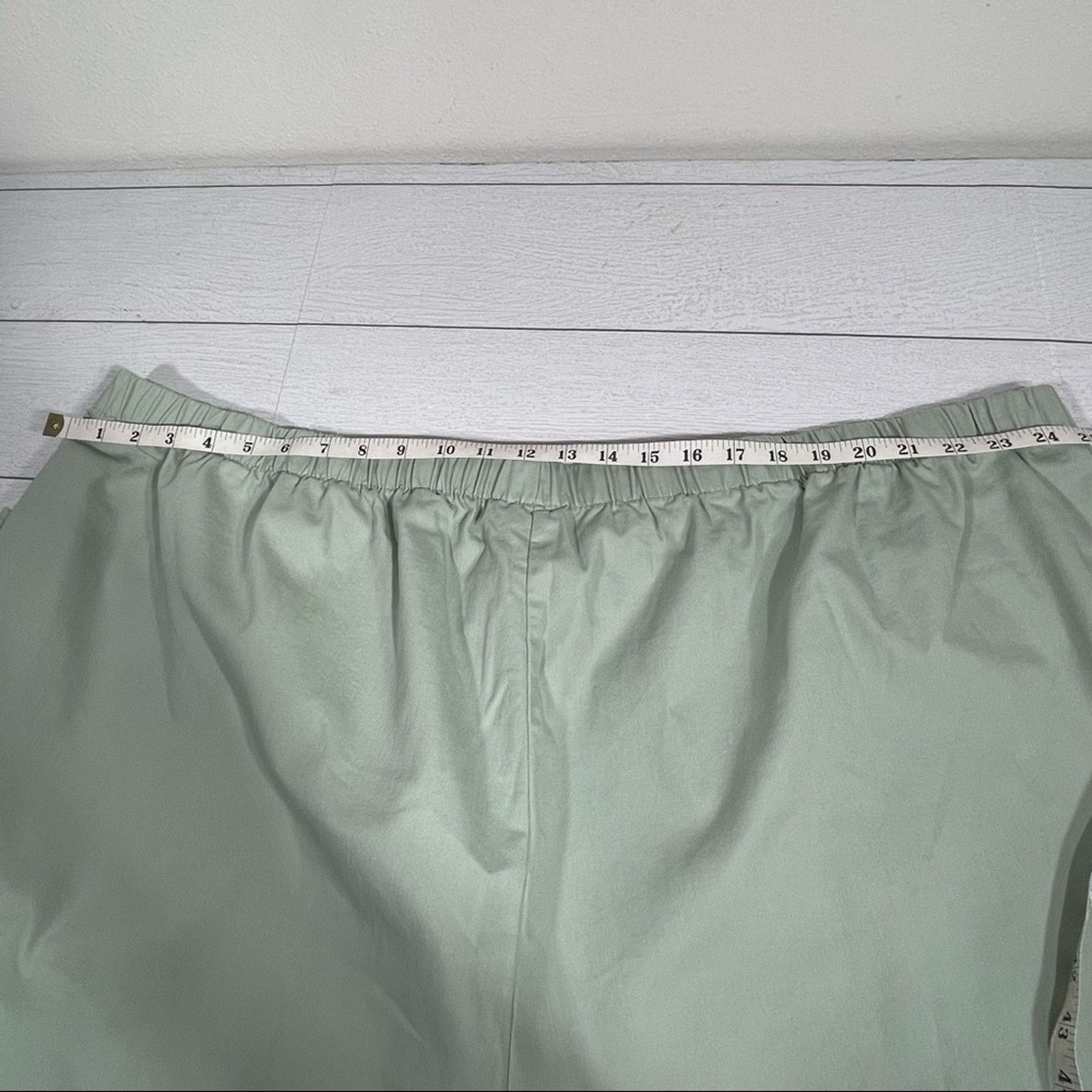 Other WOMAN WITHIN Plus Size Capri Pants Pale Green Size 38W NWT Size 25" / US 0 / IT 36 - 6 Thumbnail