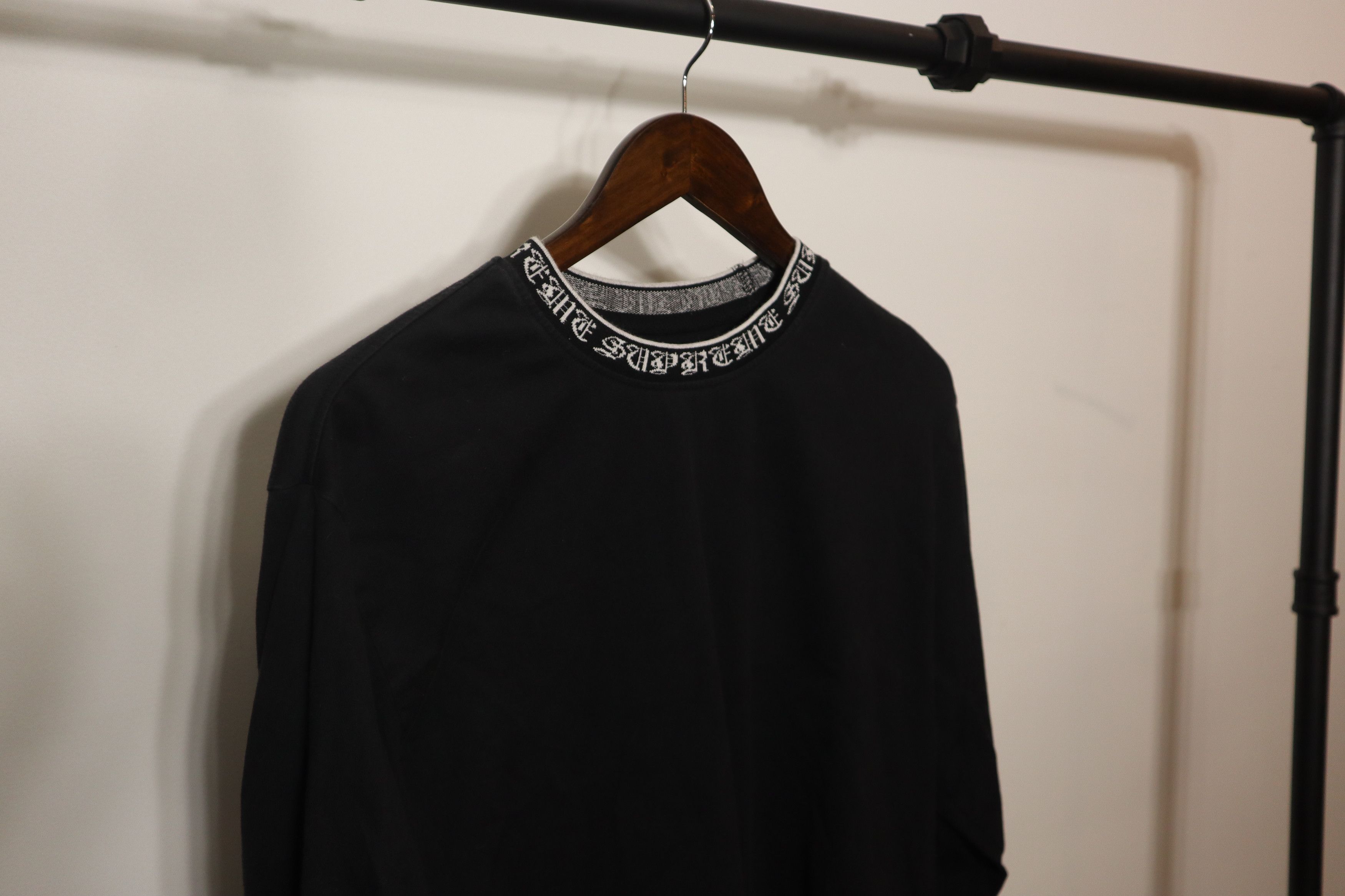 Supreme Supreme Old English Collar Logo Long Sleeve | Grailed
