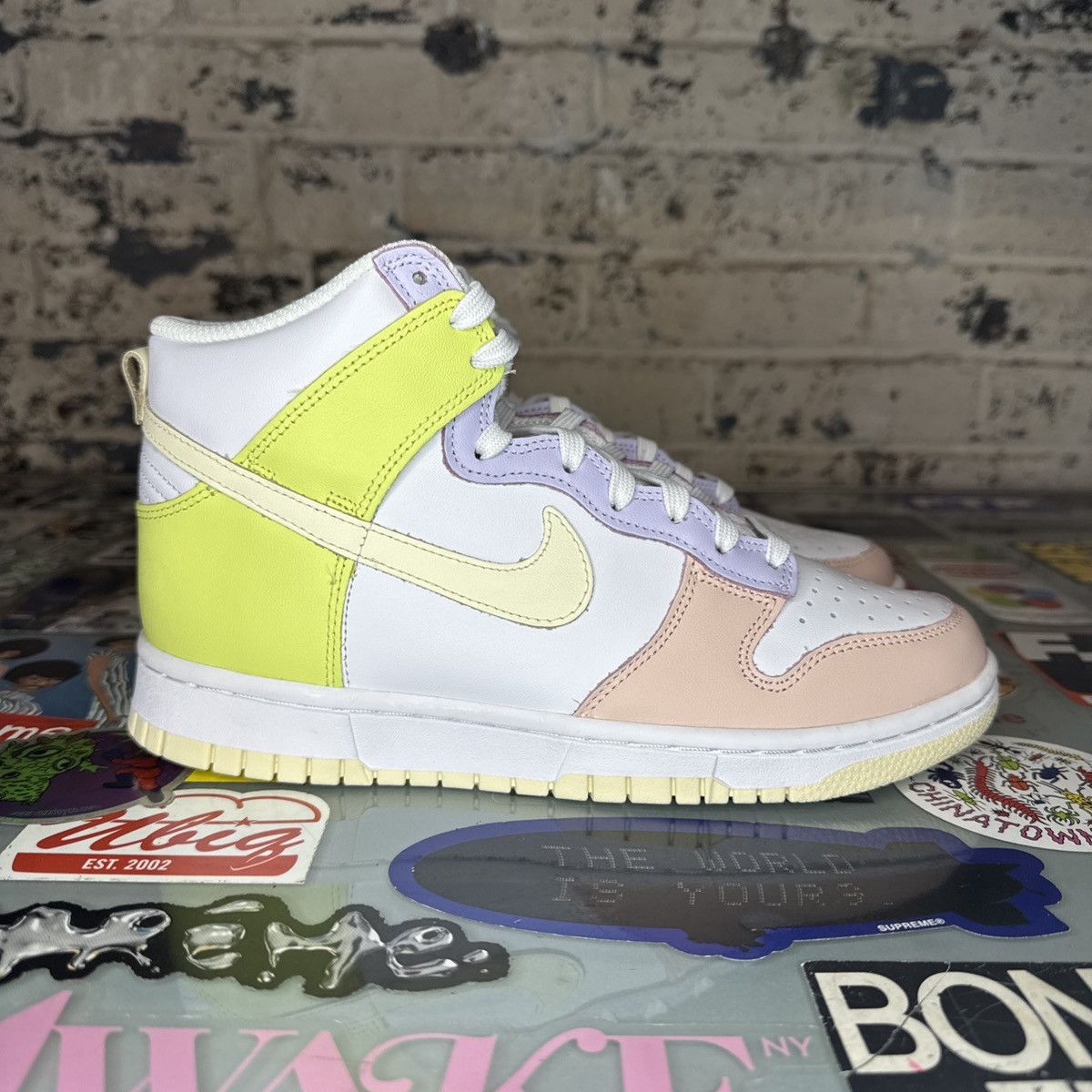 Nike Nike Dunk High Cashmere Light Lemon Twist W 7.5 / M 6 DS Size US 7.5 / IT 37.5 - 3 Thumbnail