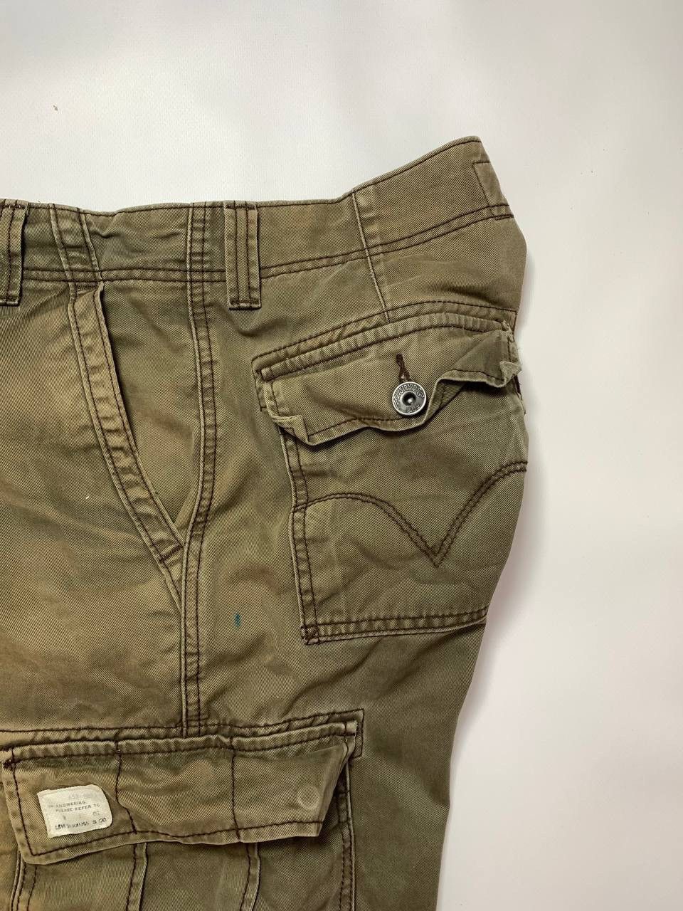 Levi's × Vintage Crazy Y2K/2000s Baggy Distressed Levi’s Skater Cargo Shorts Size US 30 / EU 46 - 5 Thumbnail