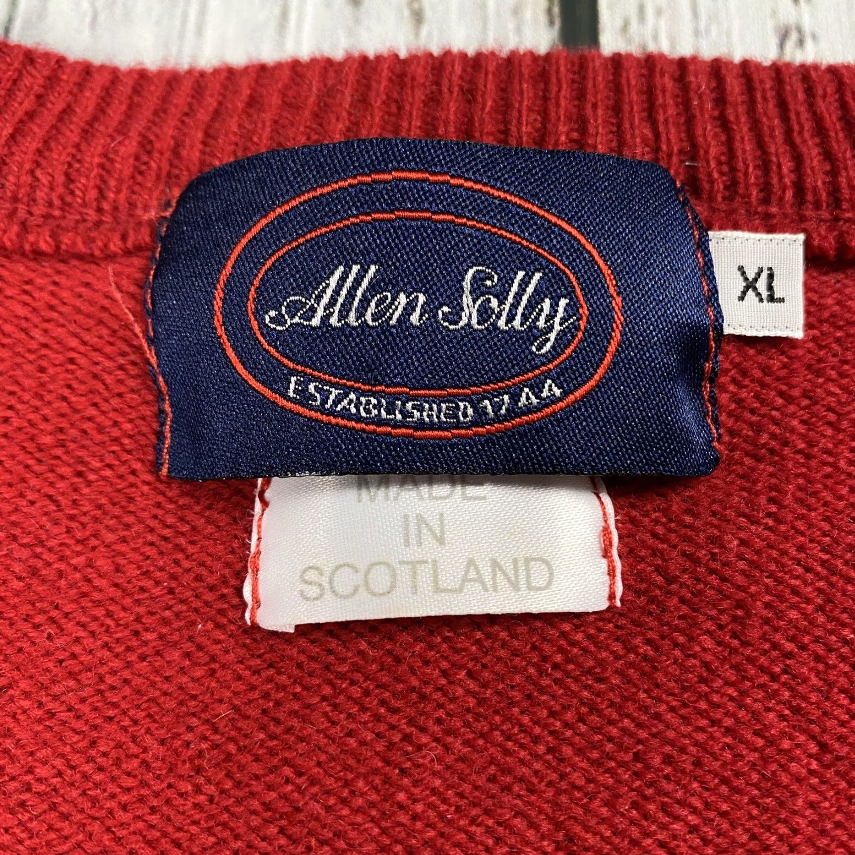 Vintage VINTAGE Allen Solly MENS Sweater XL Red V-Neck Lambswool Long Sleeve Scotland Size US XL / EU 56 / 4 - 5 Thumbnail