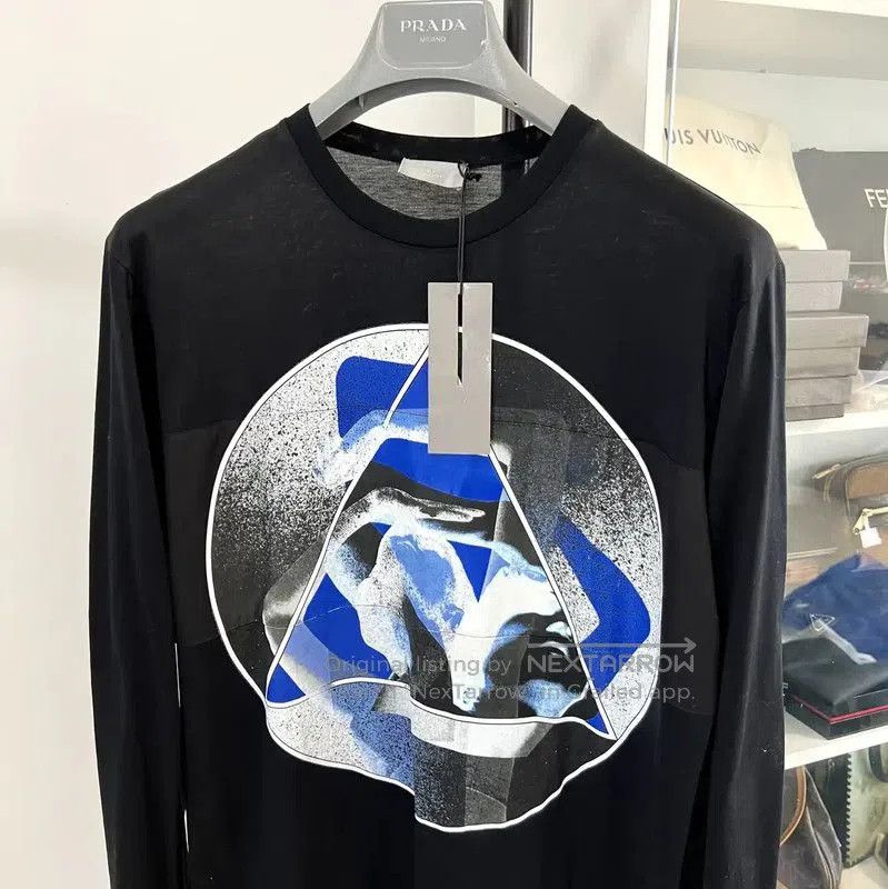 Dior Dior Men's Black Printed Long Sleeve T-Shirt . Size US S / EU 44-46 / 1 - 3 Thumbnail