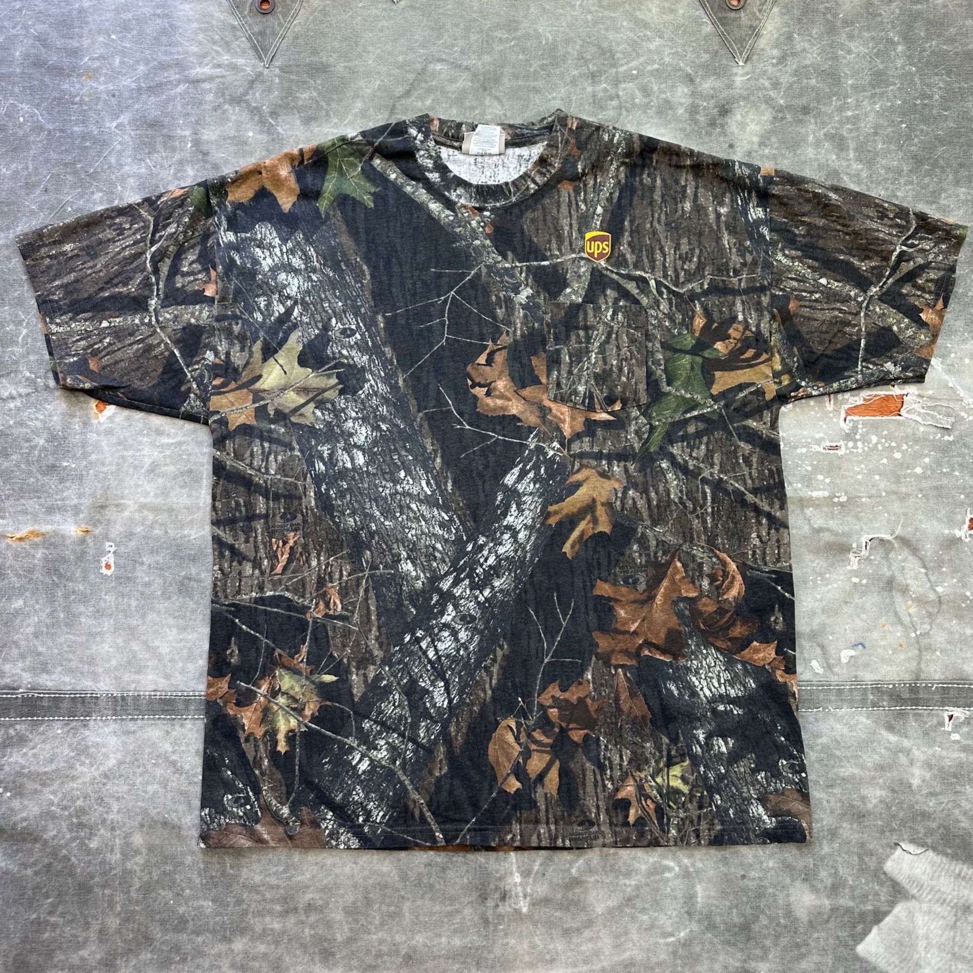 Vintage Vintage Mossy Oak Breakup Camo UPS Pocket Shirt Size US XXL / EU 58 / 5 - 1 Thumbnail