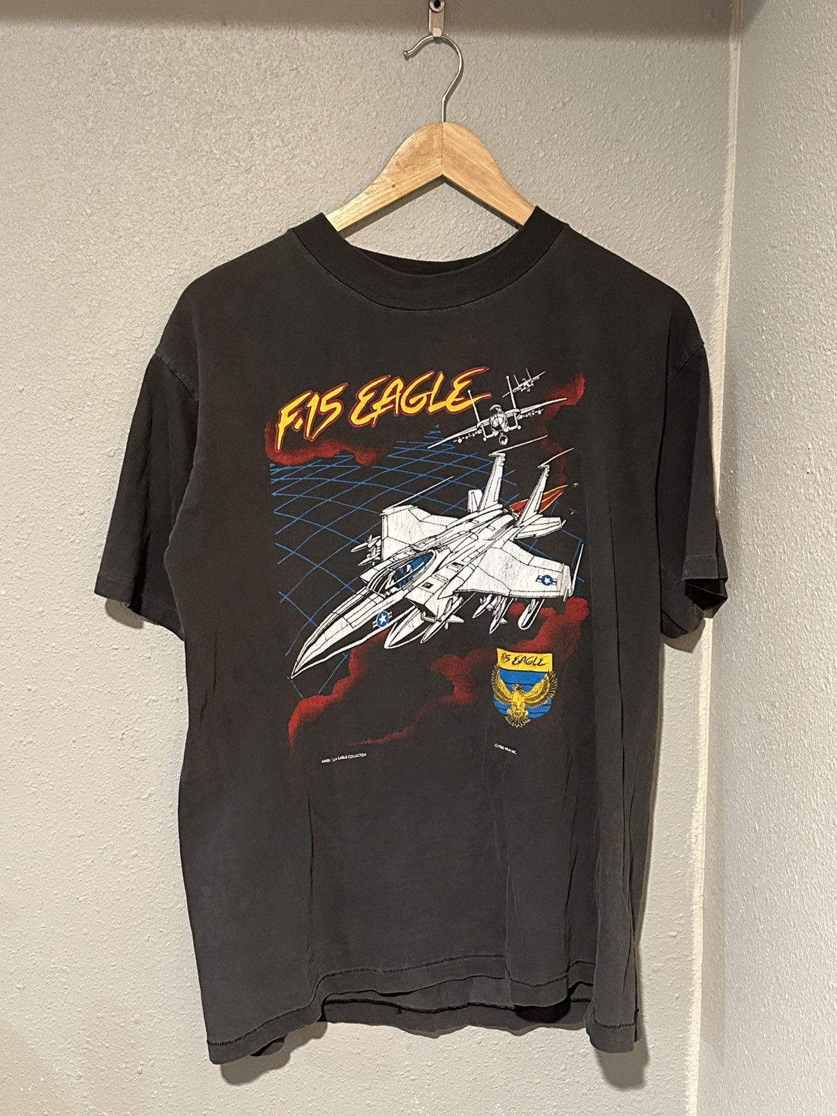 Vintage Vintage F15 Eagle Jet T Shirt Sz Large Mens Faded Black Size US L / EU 52-54 / 3 - 1 Thumbnail