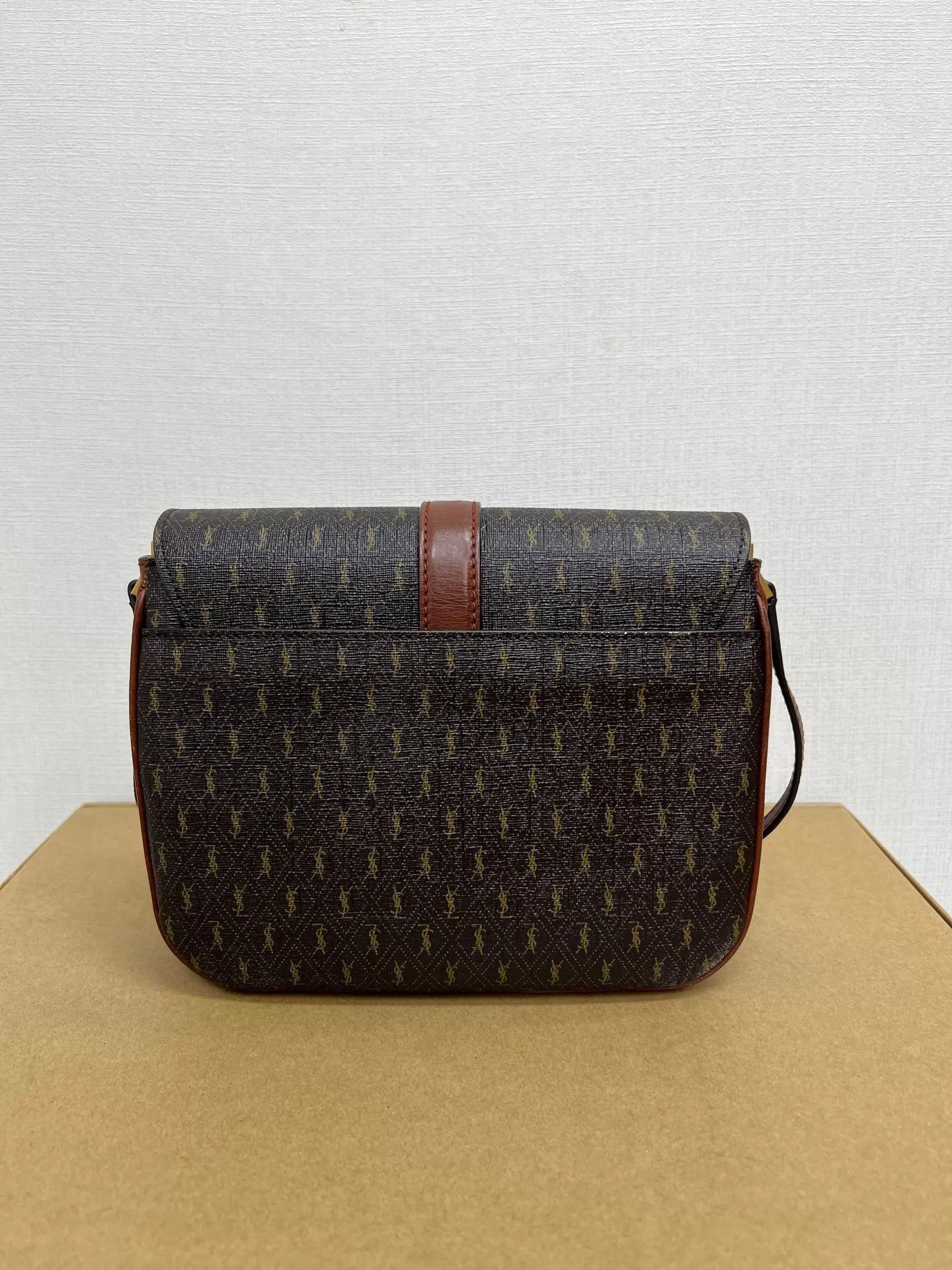 Saint Laurent Paris Saint Laurent Monogram Vintage Gold HW Camera Bag 98 New Size ONE SIZE - 2 Thumbnail