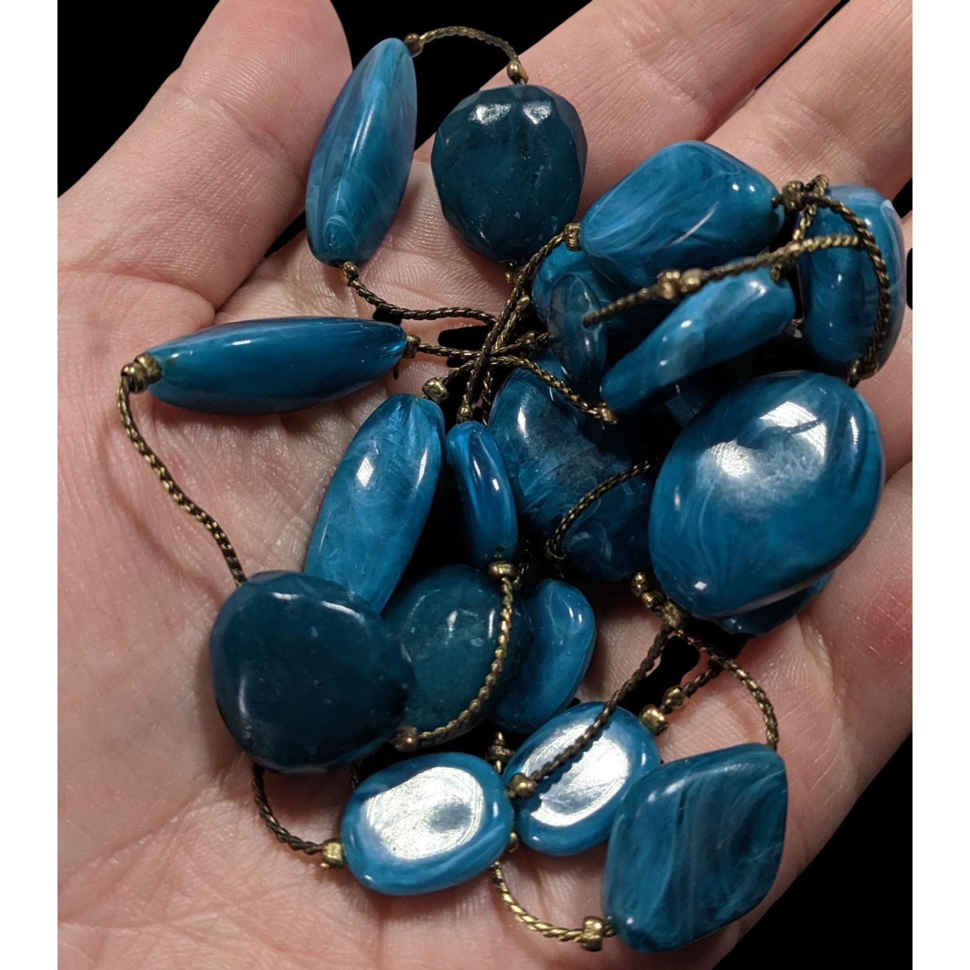 Other Swirly Blue Faux Stone Station Necklace On Gold Tone Chain Size ONE SIZE - 3 Thumbnail