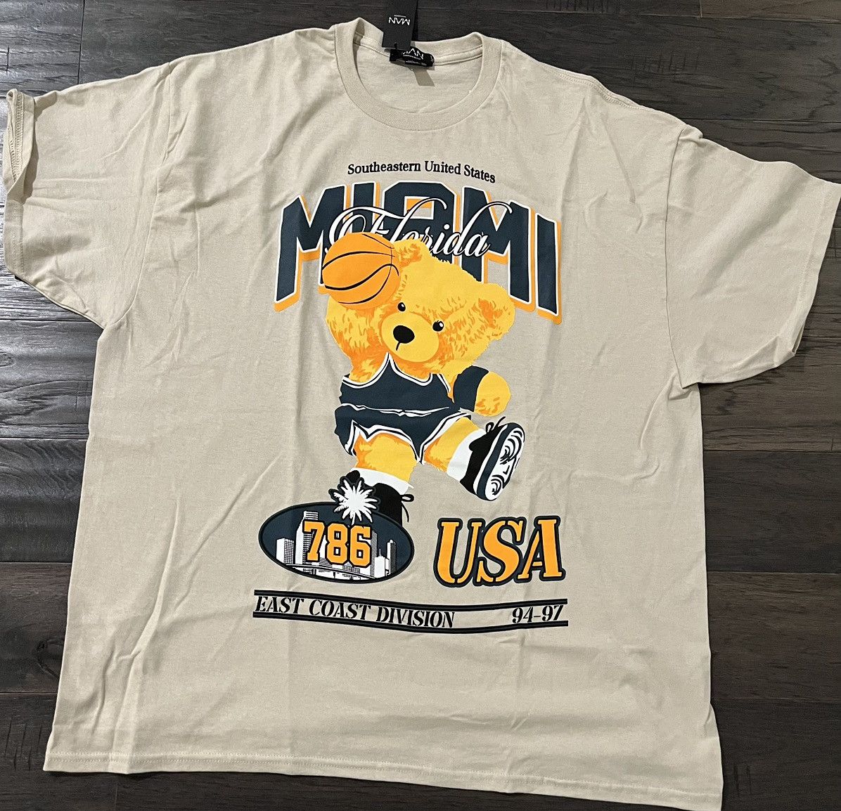 Other Oversized Varsity Teddy Graphic T-shirt Size US L / EU 52-54 / 3 - 1 Preview