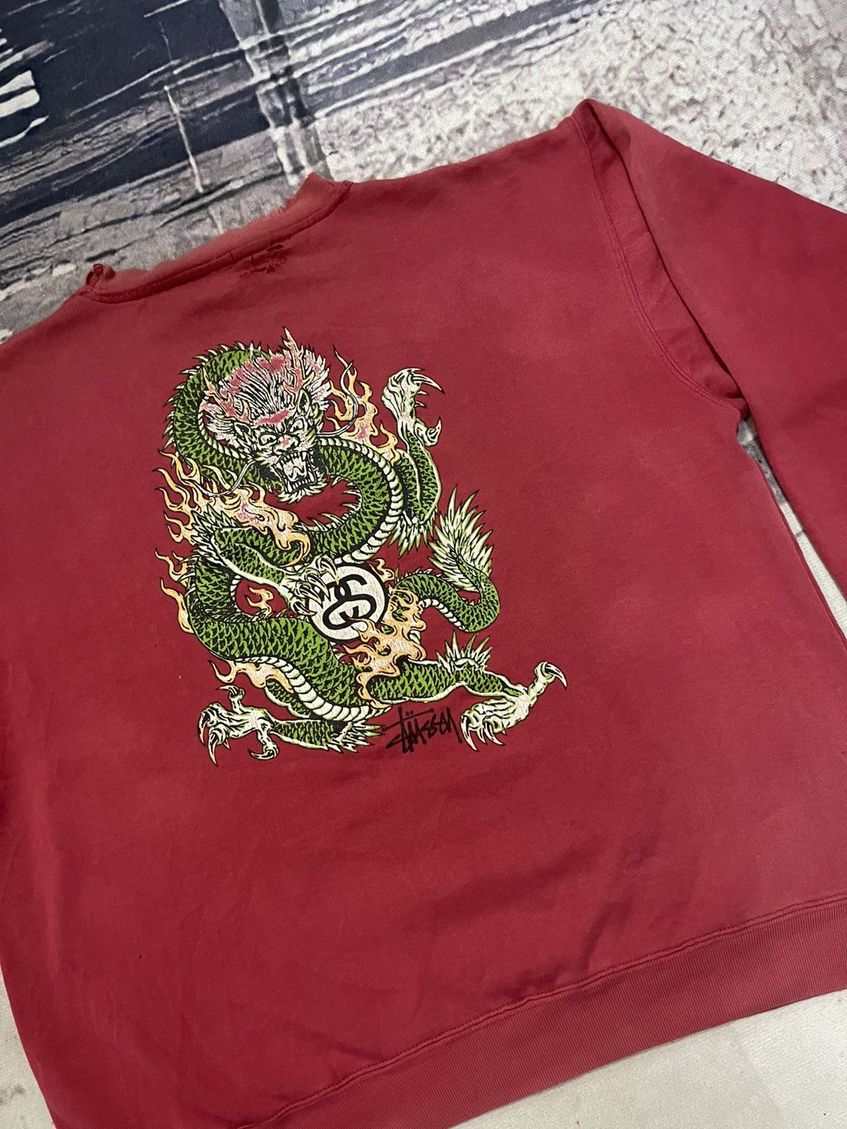 Stussy 90s STUSSY DRAGON BIG LOGO SWEATSHIRT DISTRESSED FADED RARE Size US M / EU 48-50 / 2 - 4 Thumbnail