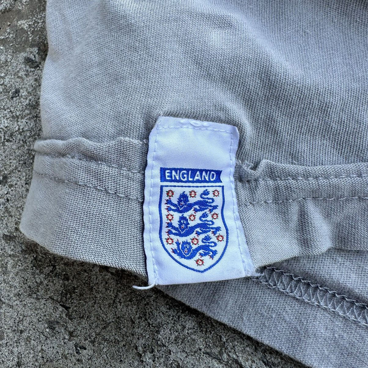 Vintage Vintage T-shirts England Big Logo Y2K Style UsA 00s Size US M / EU 48-50 / 2 - 8 Thumbnail